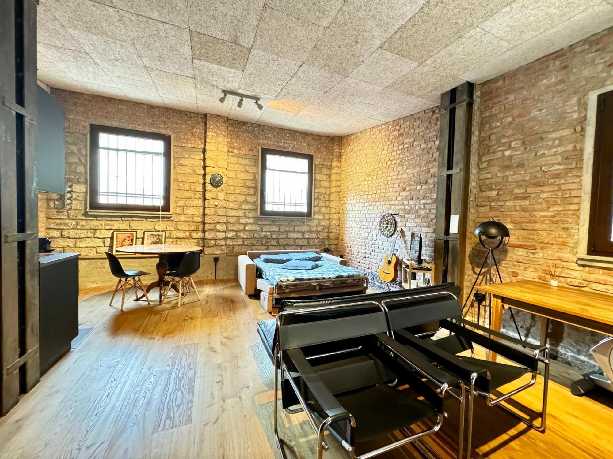 Luxury Wood Loft Apartment *