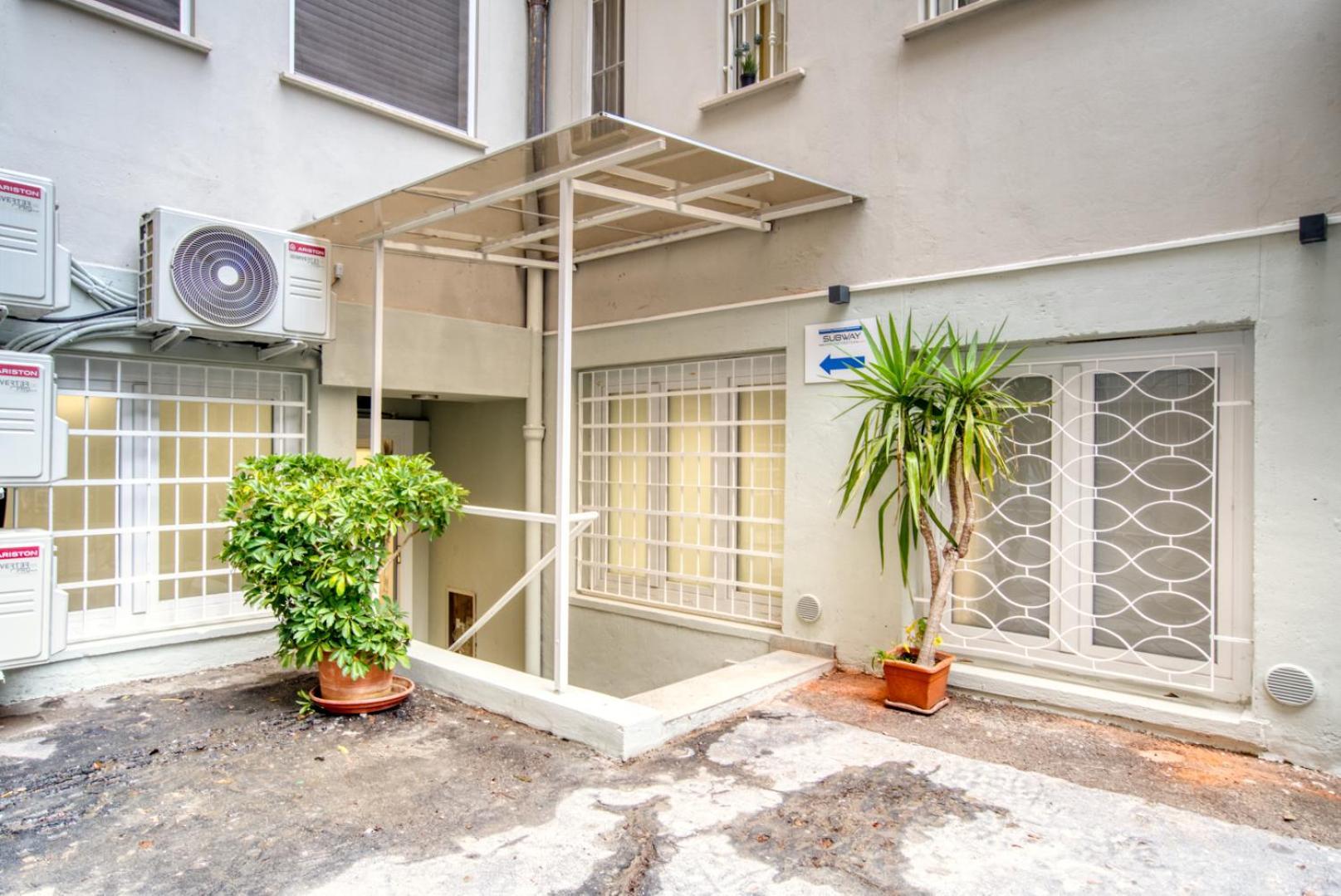 Italianflat - Subway Apartment *