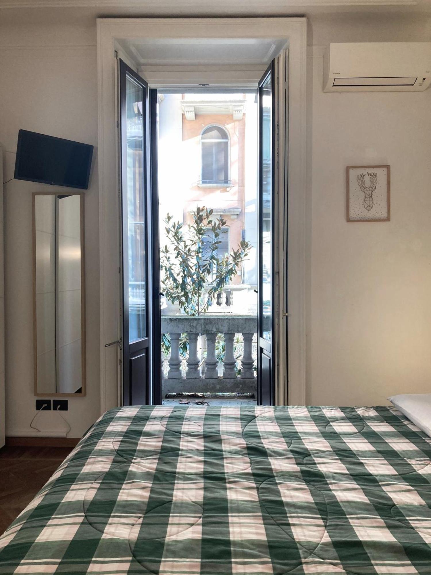 Monviso 35 , Cozy Milan