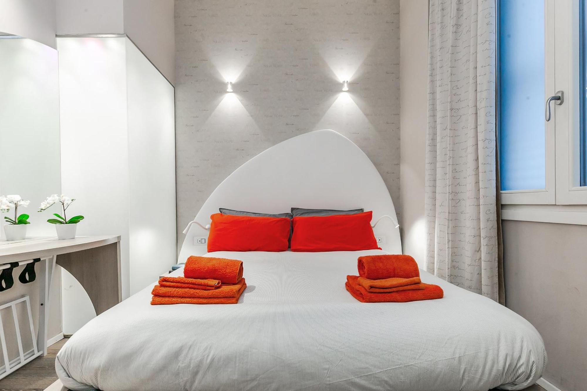Orange M3 Duomo 12 Min Apartamento Milão