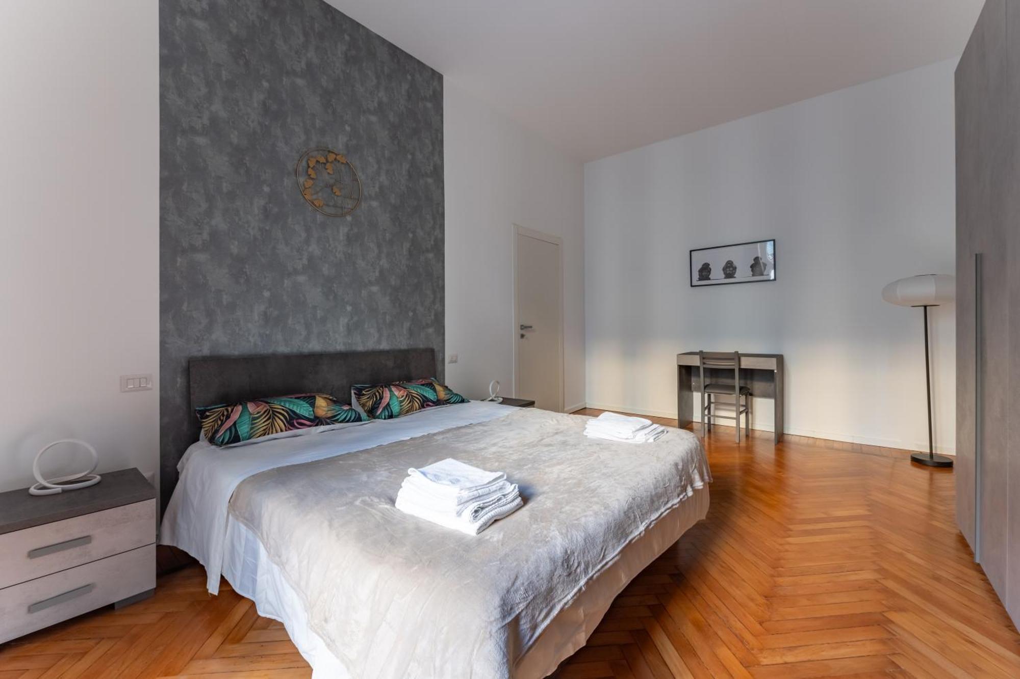 We - Premuda Boutique, * Milan
