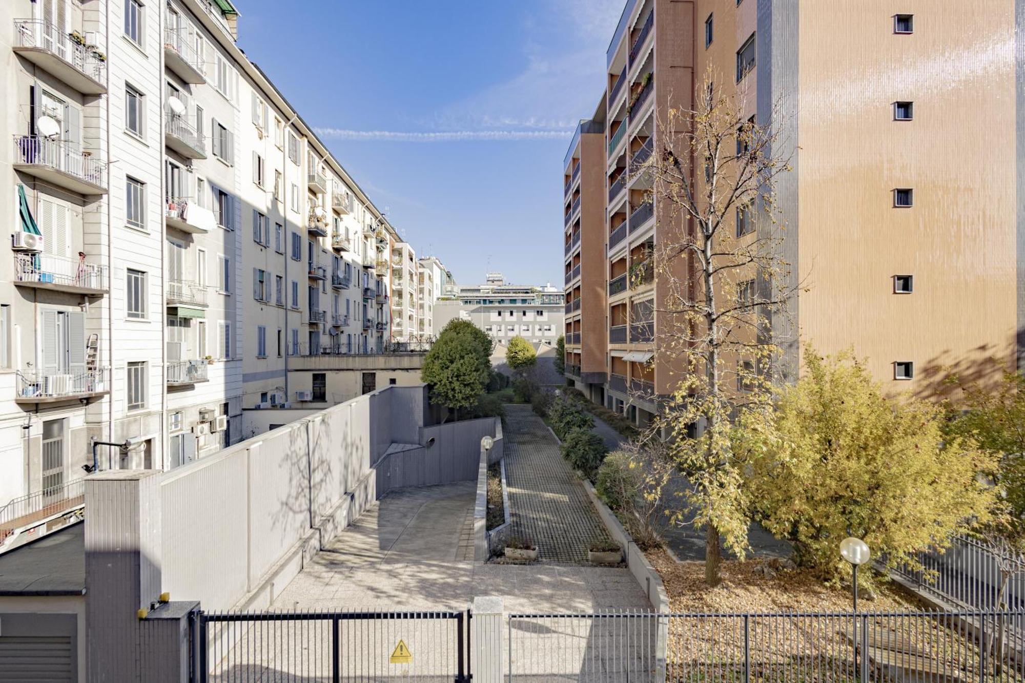 Apartment Xenia - Cozy Luminous Flat Near Navigli