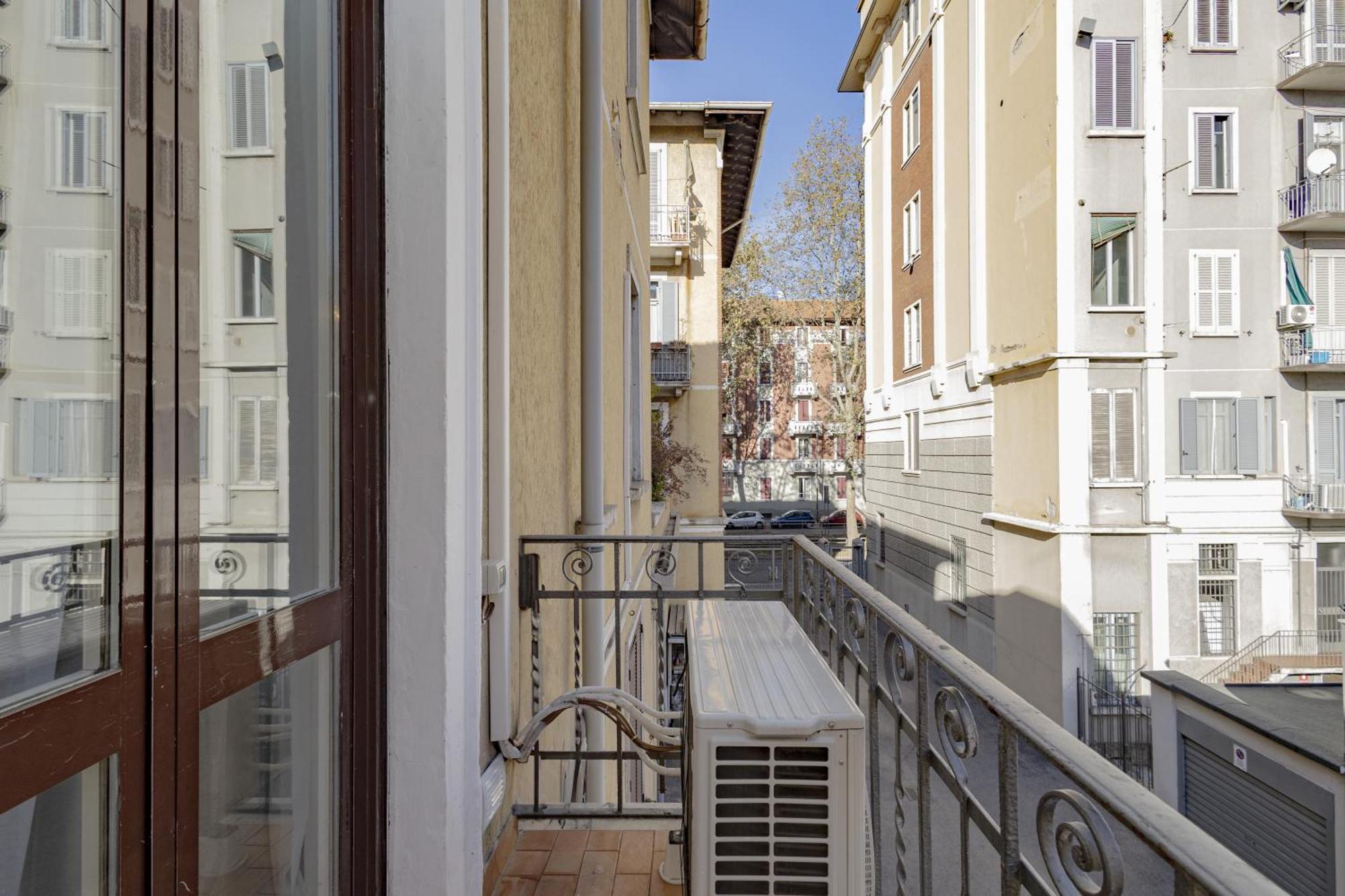 Apartment Xenia - Cozy Luminous Flat Near Navigli *