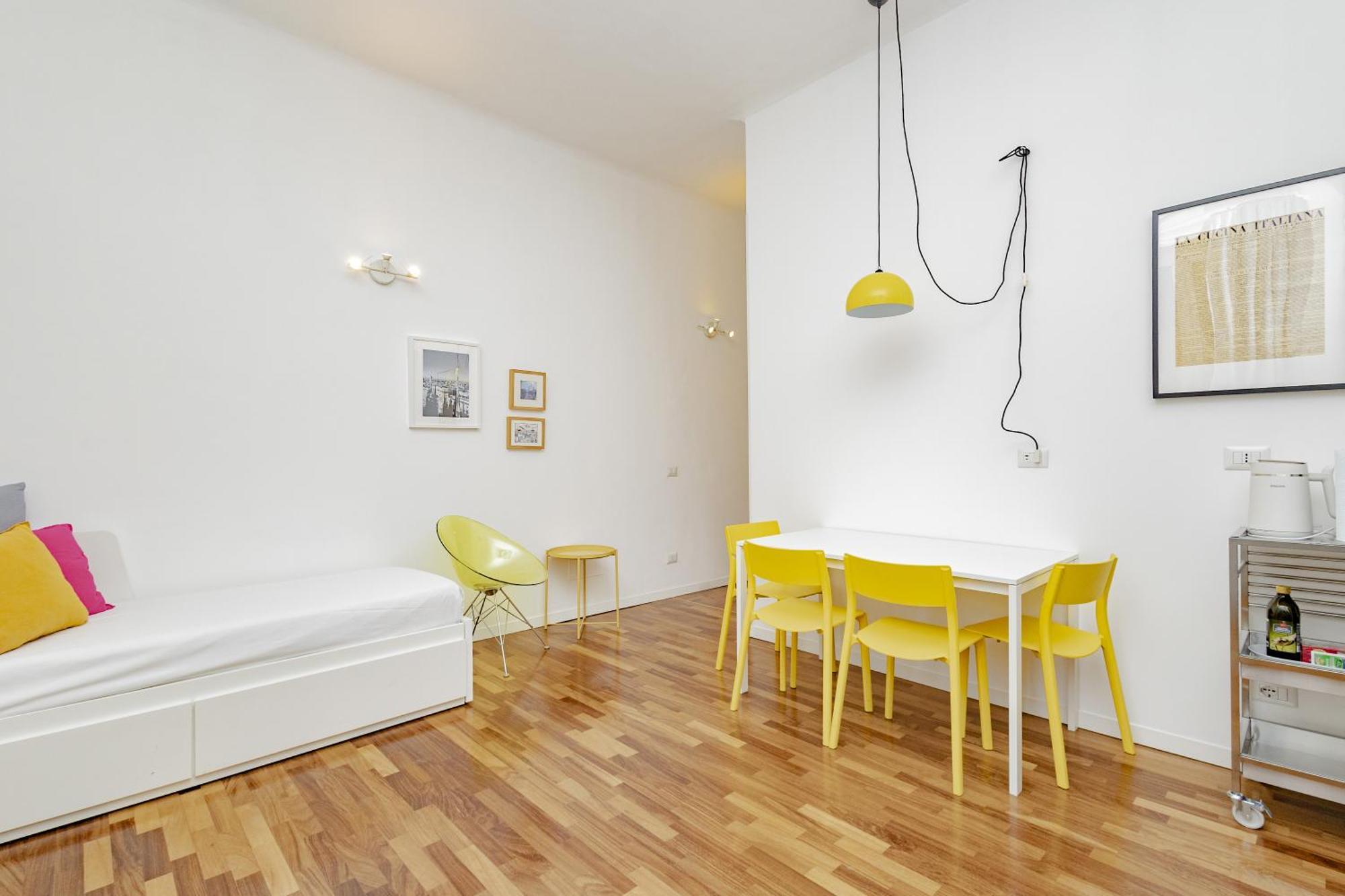 Xenia - Cozy Luminous Flat Near Navigli Apartment