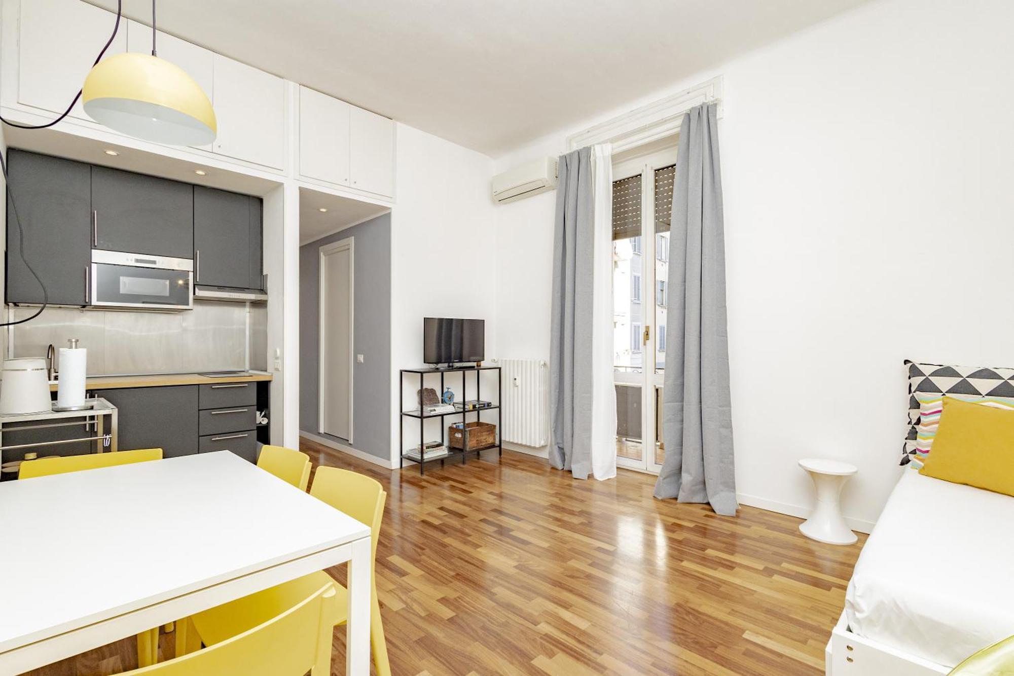 Apartment Xenia - Cozy Luminous Flat Near Navigli *
