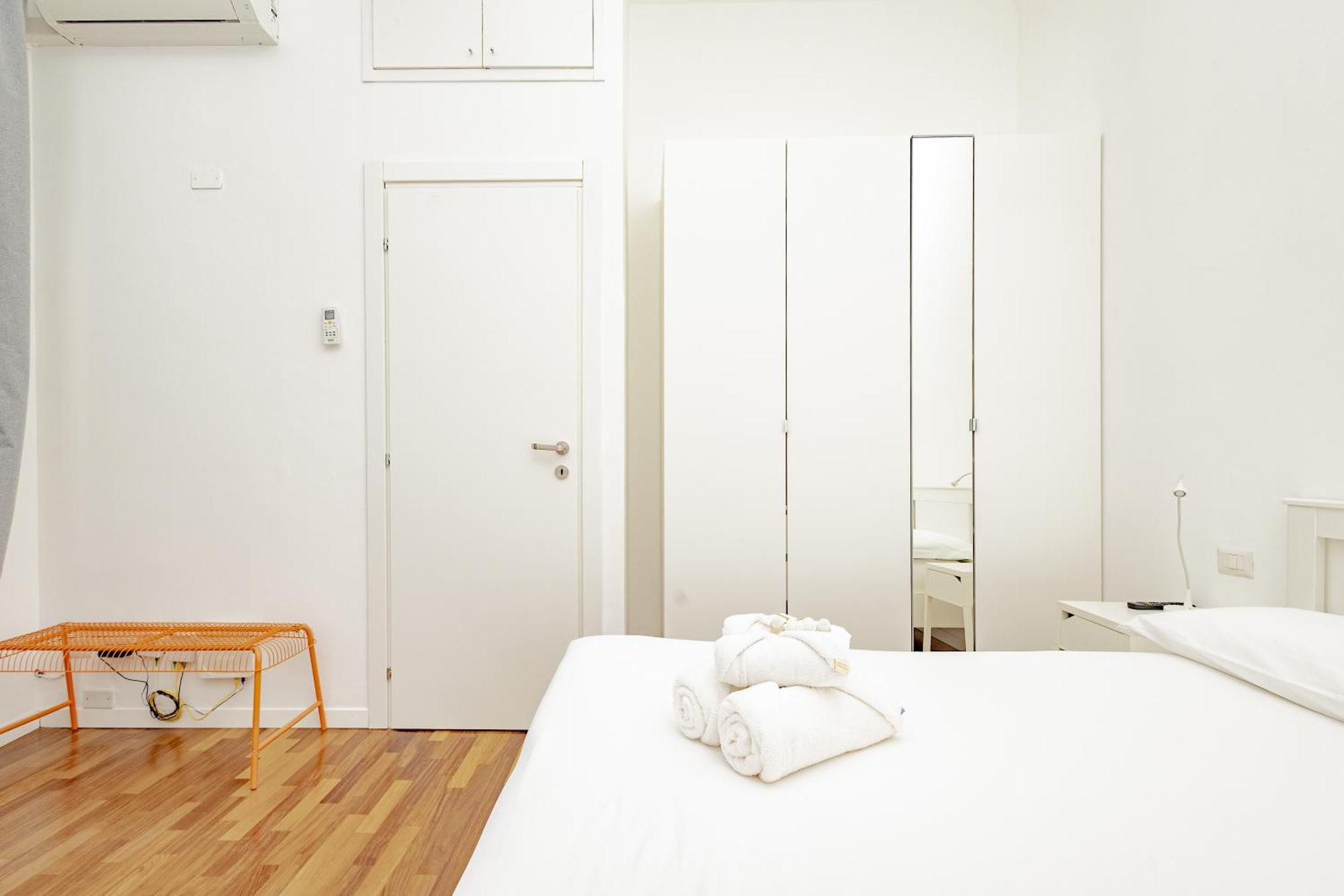 Apartment Xenia - Cozy Luminous Flat Near Navigli
