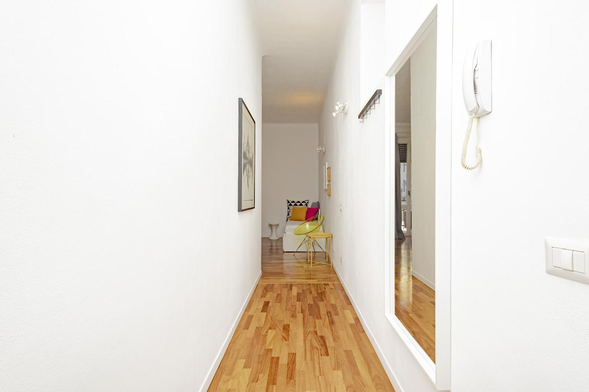 Apartment Xenia - Cozy Luminous Flat Near Navigli *