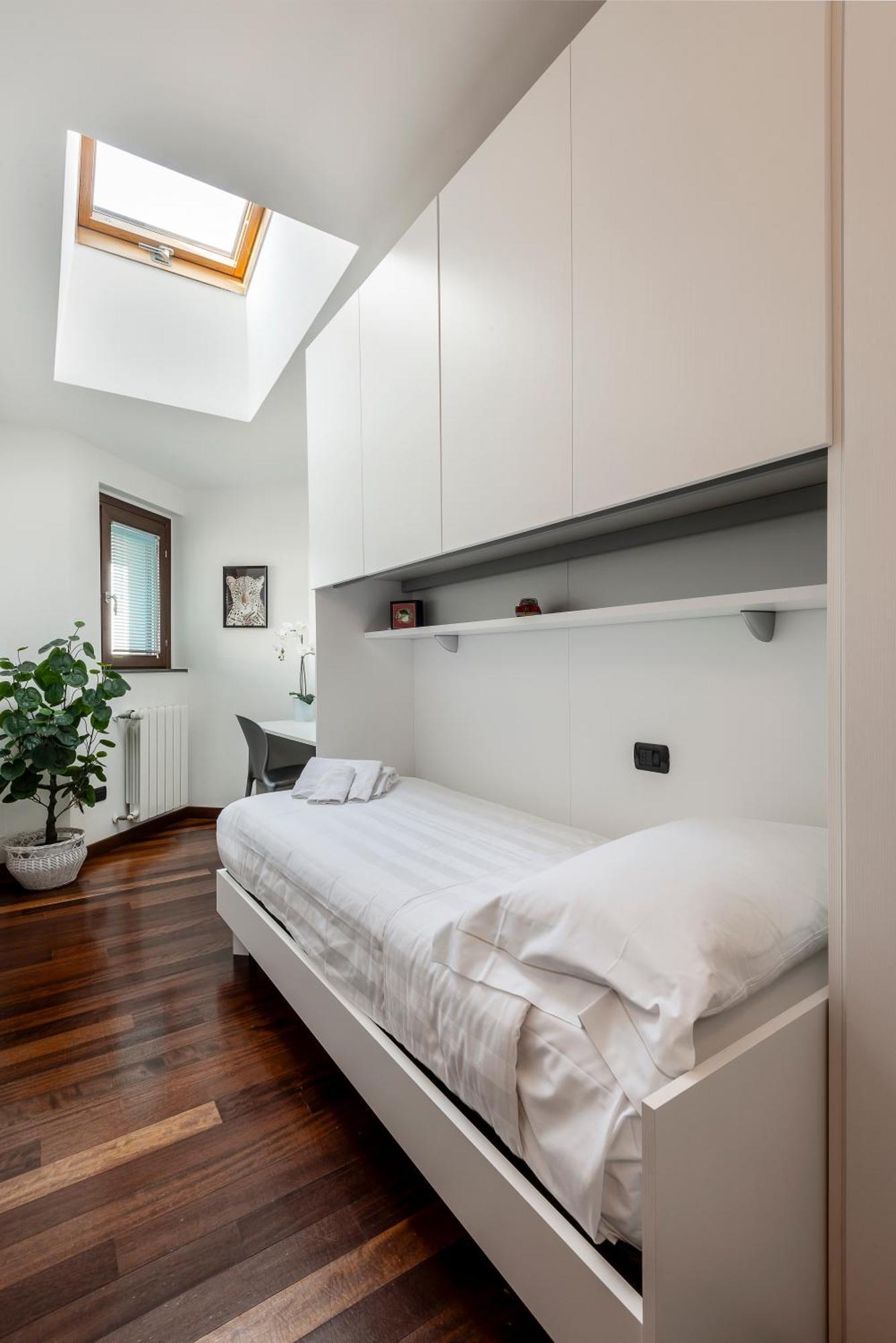 Apartment Stayeasy Sesia5 - 4 Bedrooms Penthouse, 2 Baths Milan