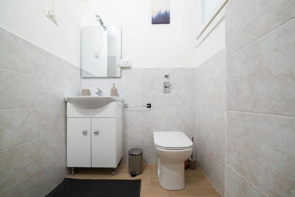 4 Stops From The Center Apartment Milan