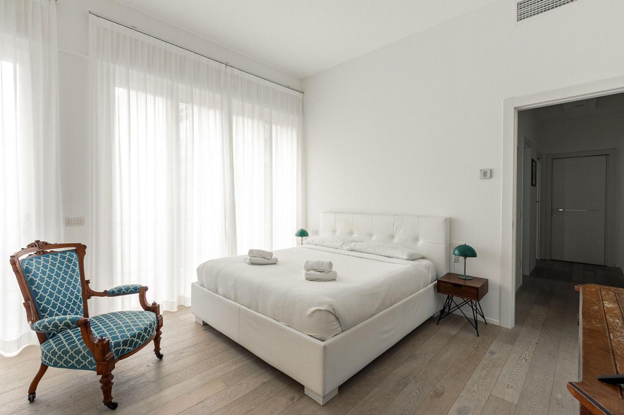 1br Uberto Visconti Di Modrone A With Balcony In * Milano