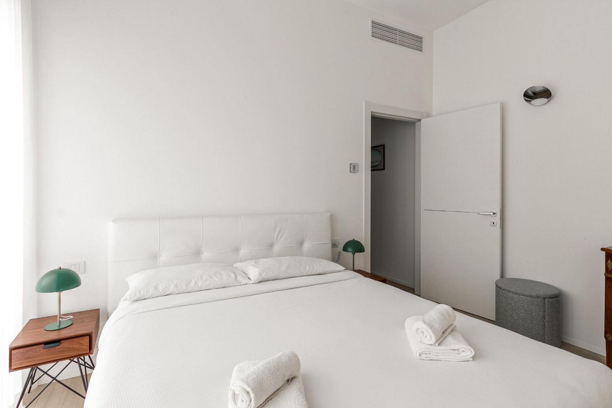 Appartamento 1br Uberto Visconti Di Modrone A With Balcony In