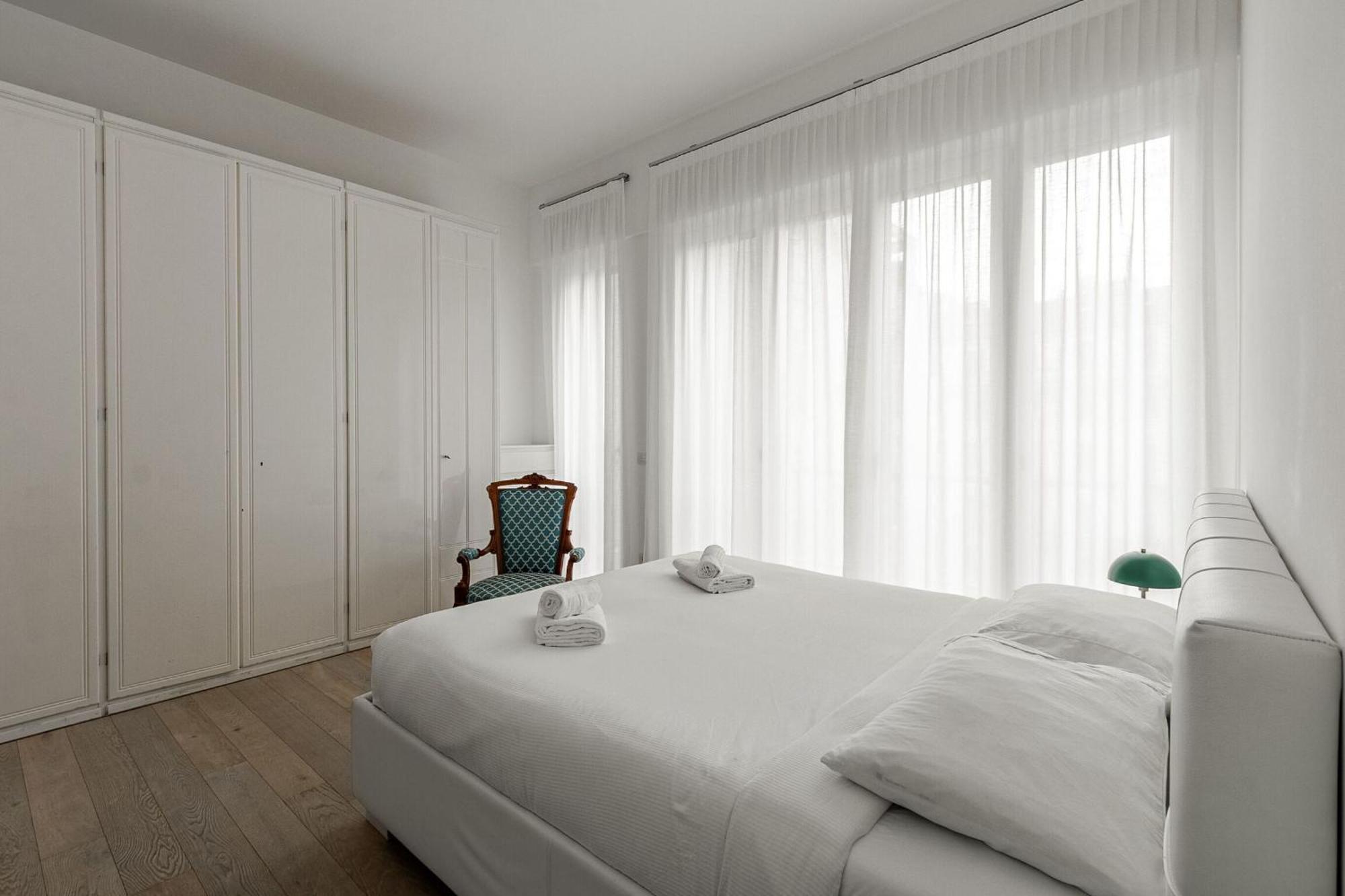 Appartamento 1br Uberto Visconti Di Modrone A With Balcony In *