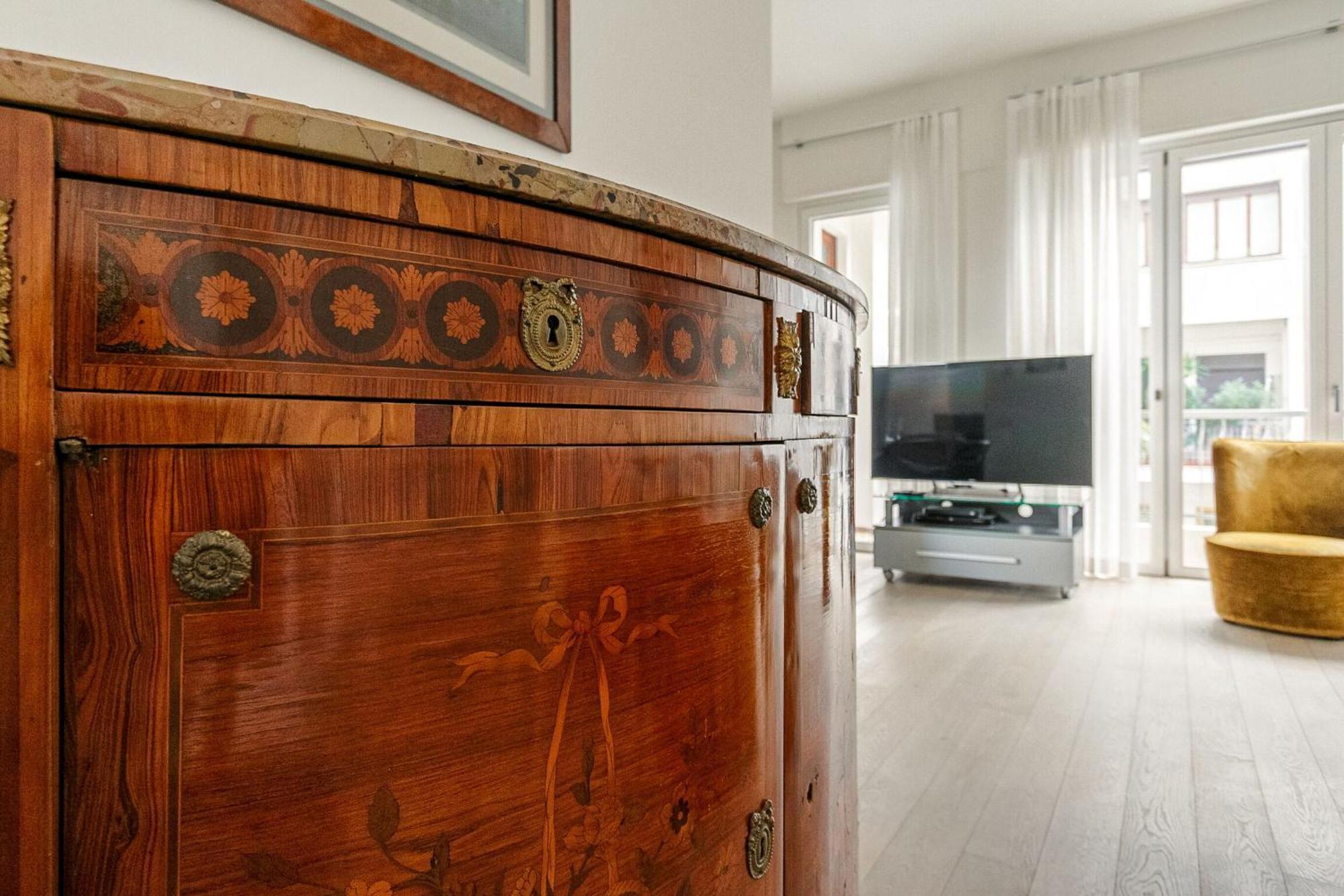 1br Uberto Visconti Di Modrone A With Balcony In Milano