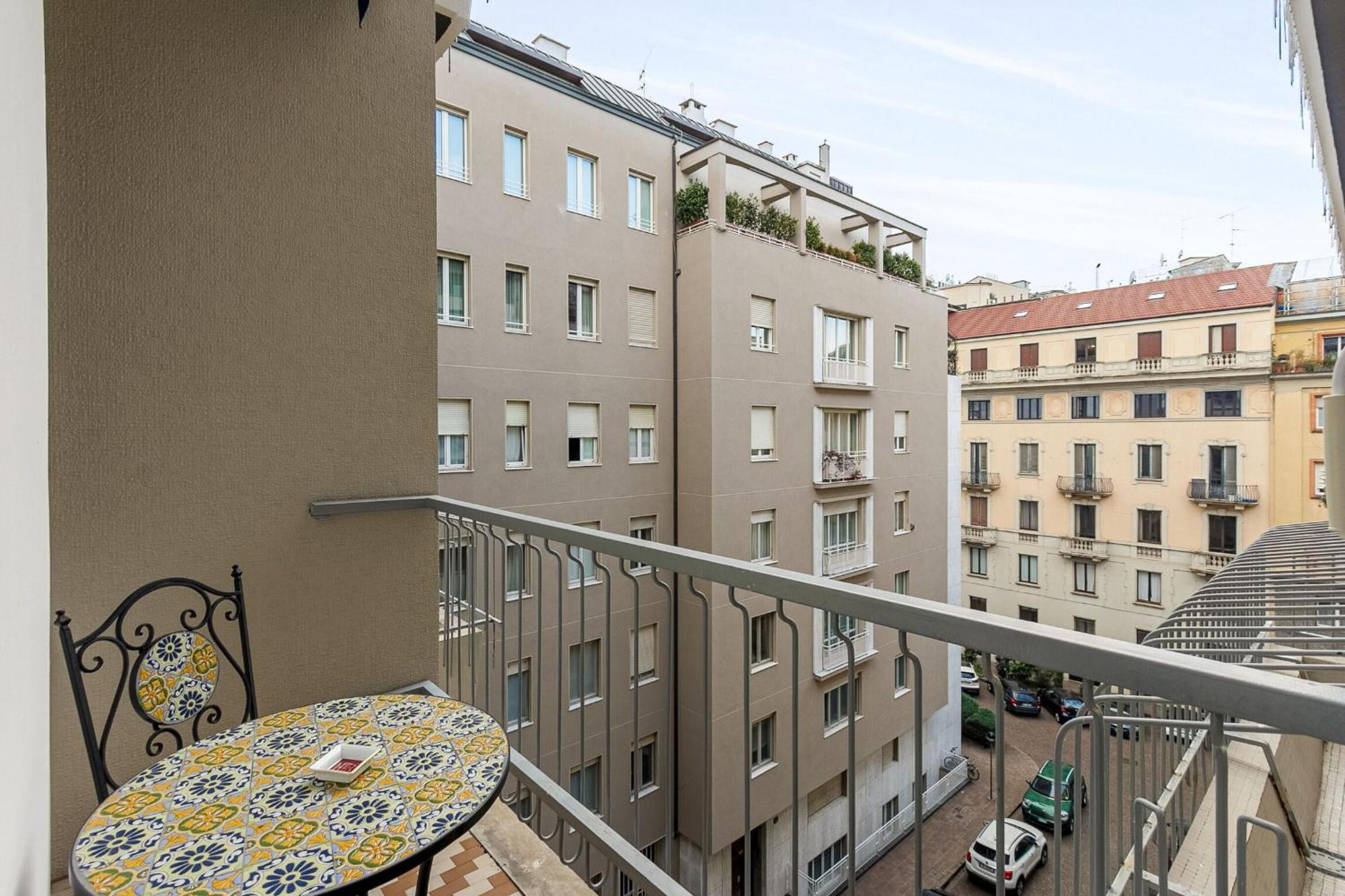 Appartamento 1br Uberto Visconti Di Modrone A With Balcony In *