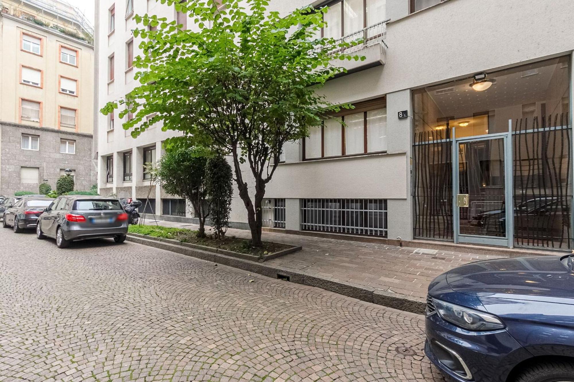 Apartment 1br Uberto Visconti Di Modrone A With Balcony In Milan