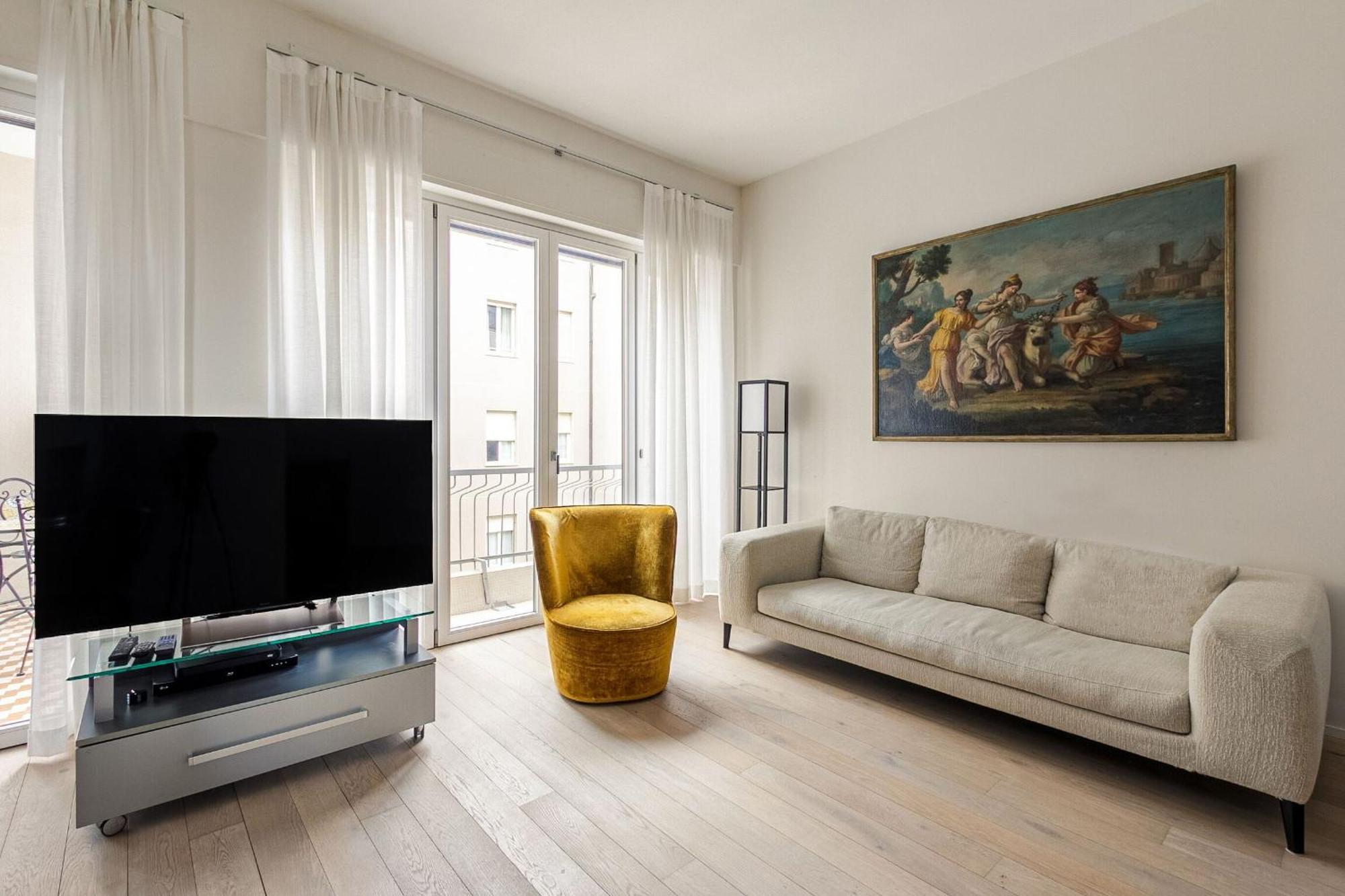 Appartamento 1br Uberto Visconti Di Modrone A With Balcony In