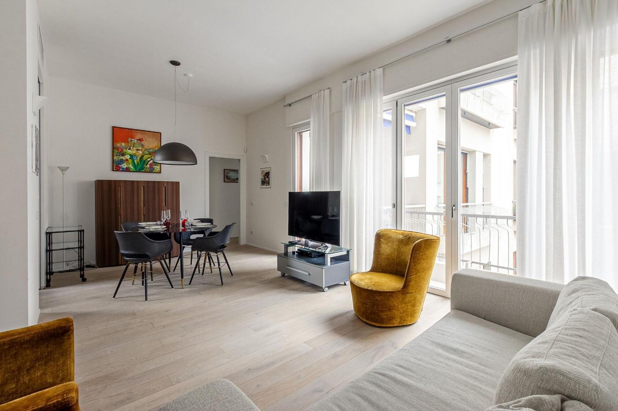 Appartamento 1br Uberto Visconti Di Modrone A With Balcony In *