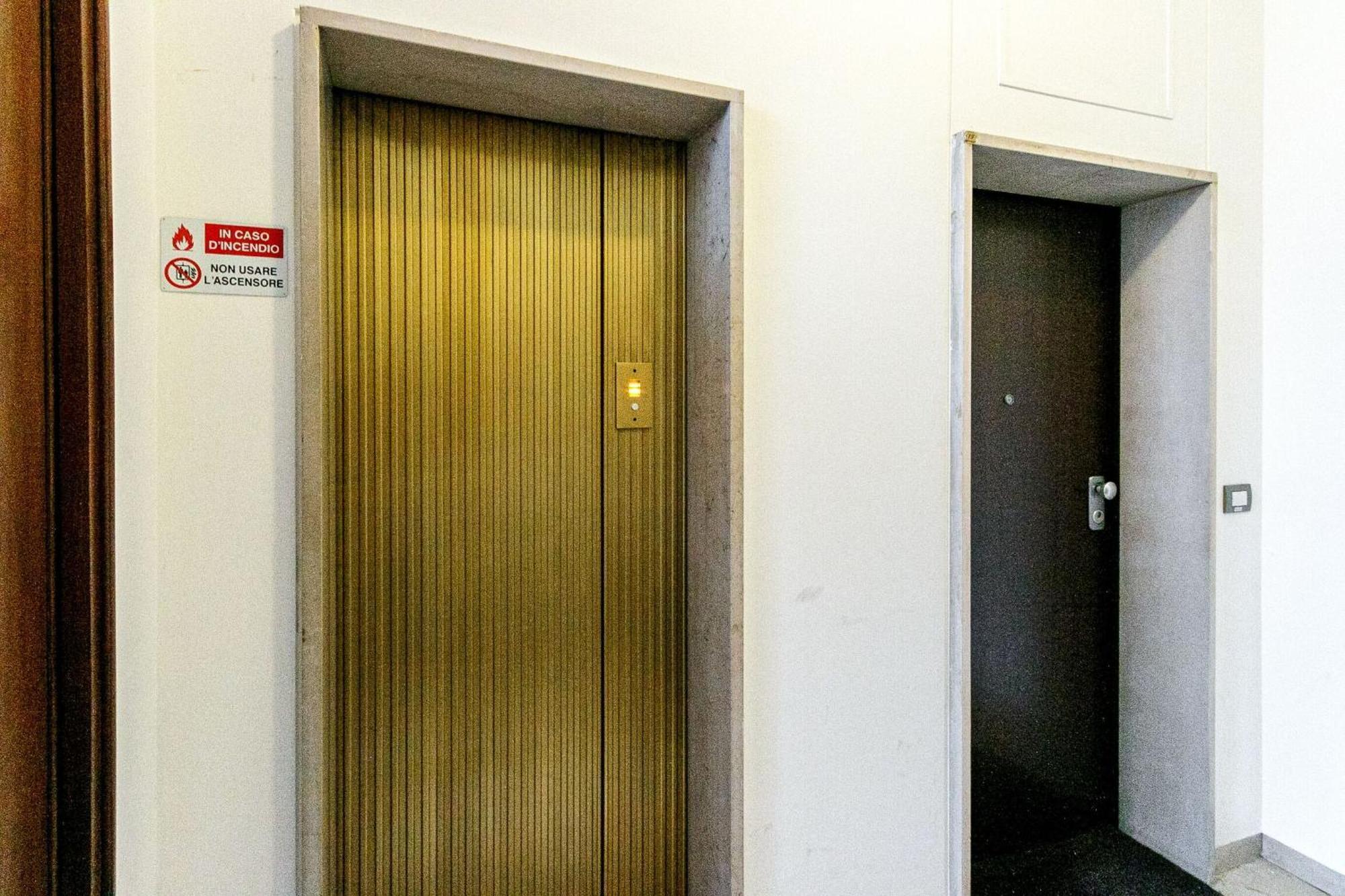 1br Uberto Visconti Di Modrone A With Balcony In Milano