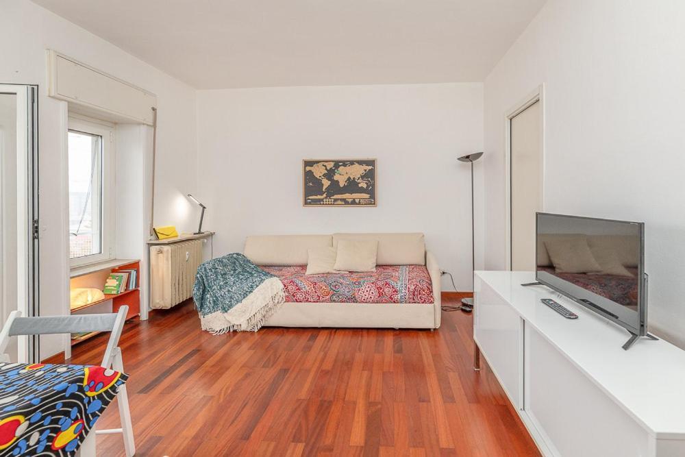 Apartment Bright And Quiet Close To Fair *