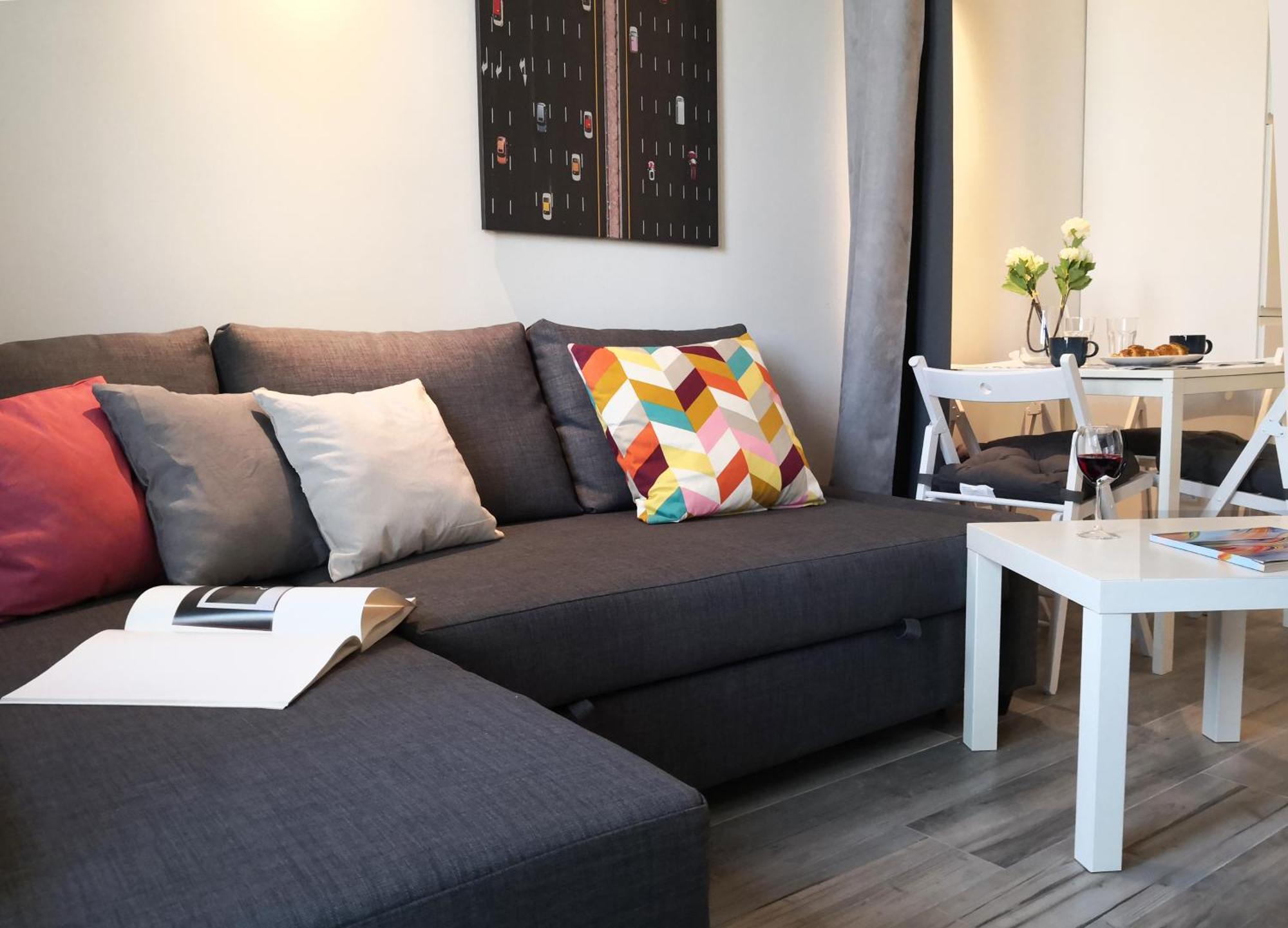 Ihost - Adriatico 6 * Milan