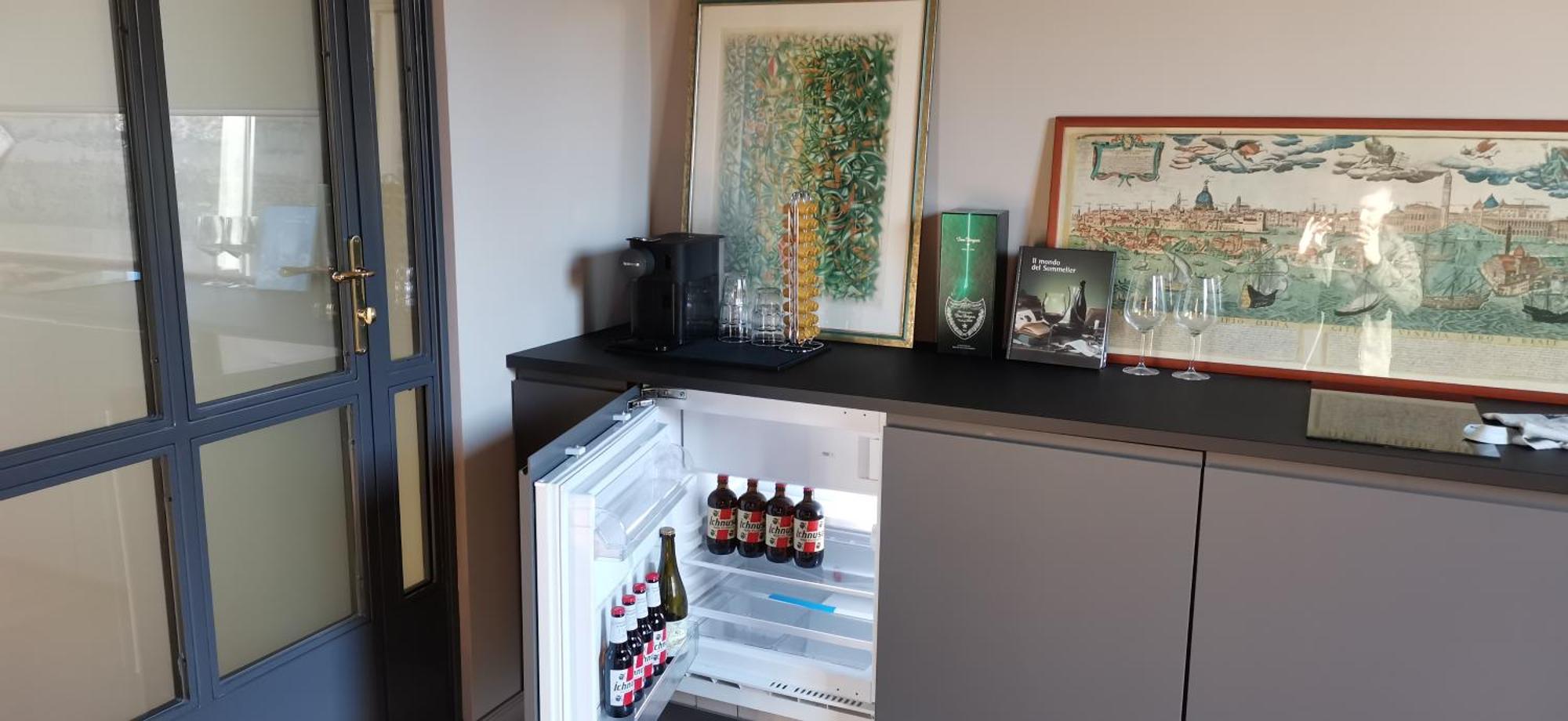 Apartment Centro-200 Mq Loft/ufficio • Check-in 24h • Wifi *