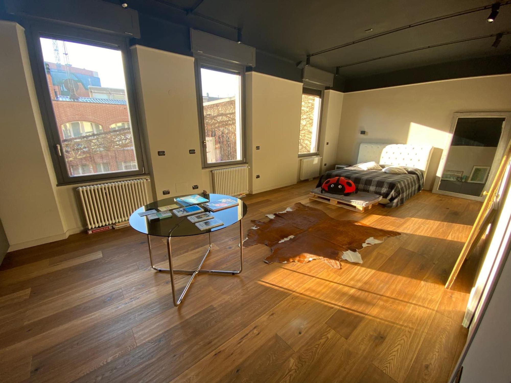 Centro-200 Mq Loft/ufficio • Check-in 24h • Wifi Apartment Milan