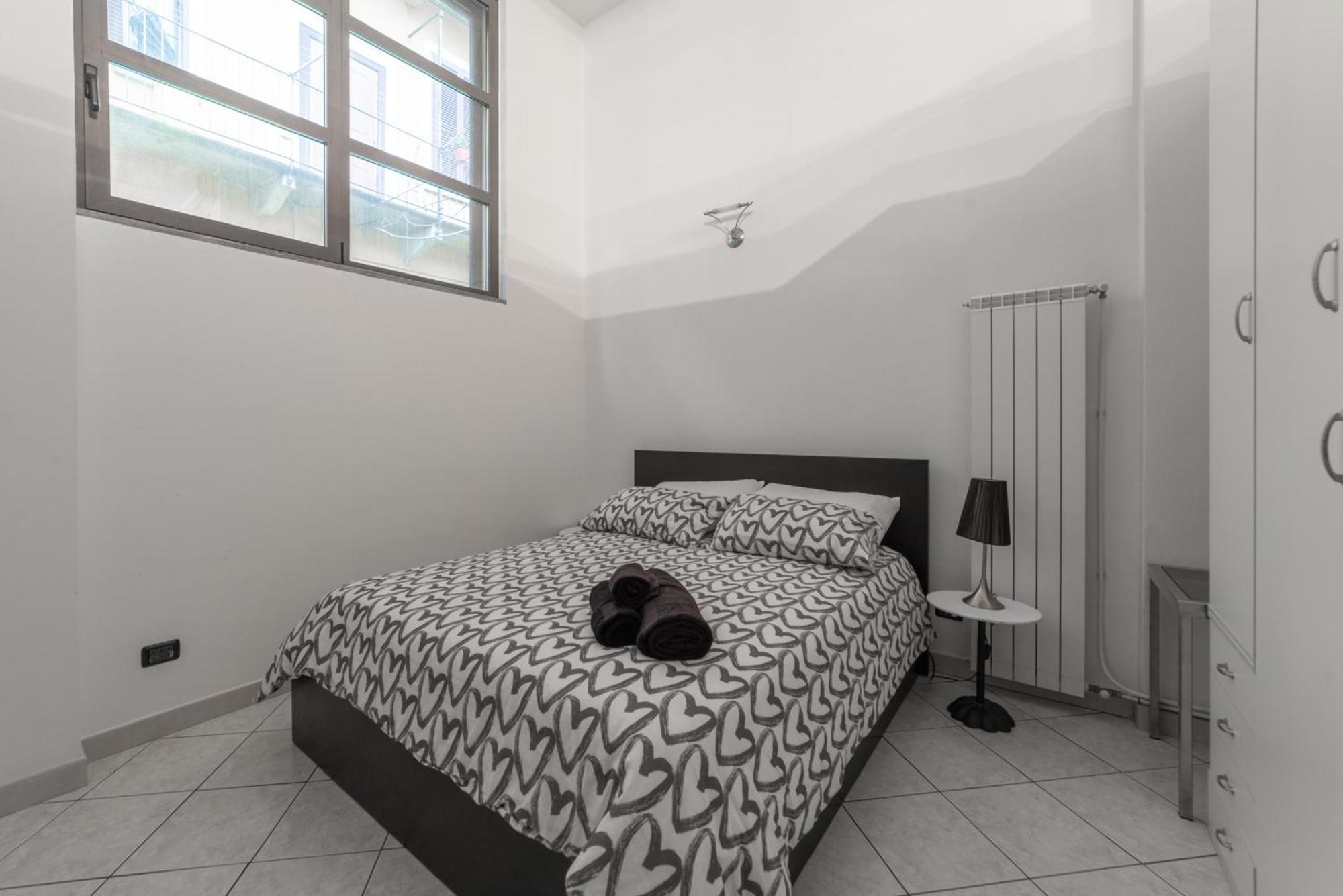Apartment Throat House