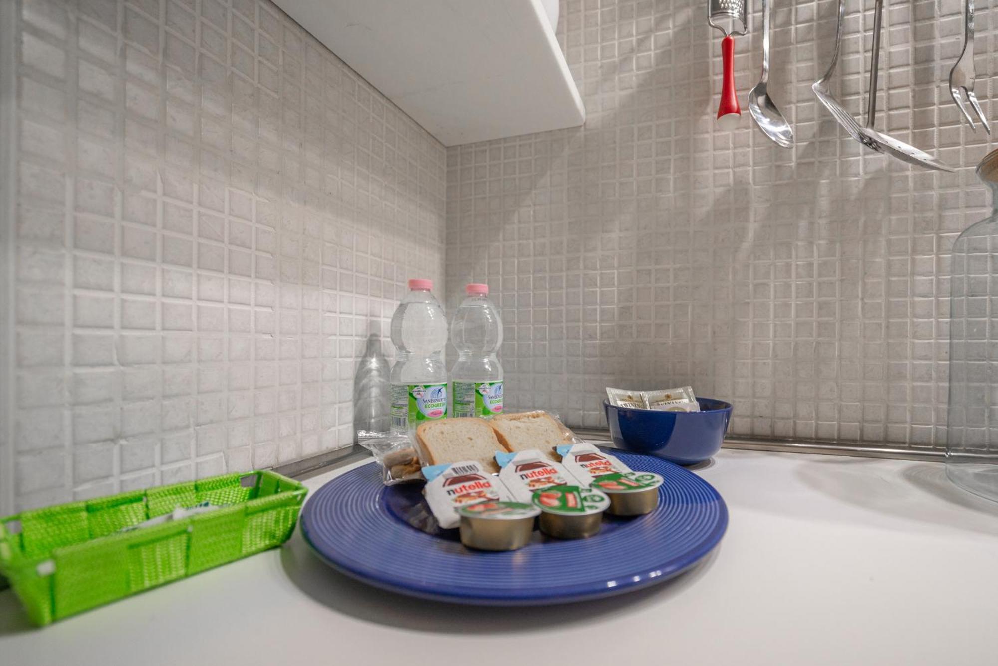Throat House Apartment