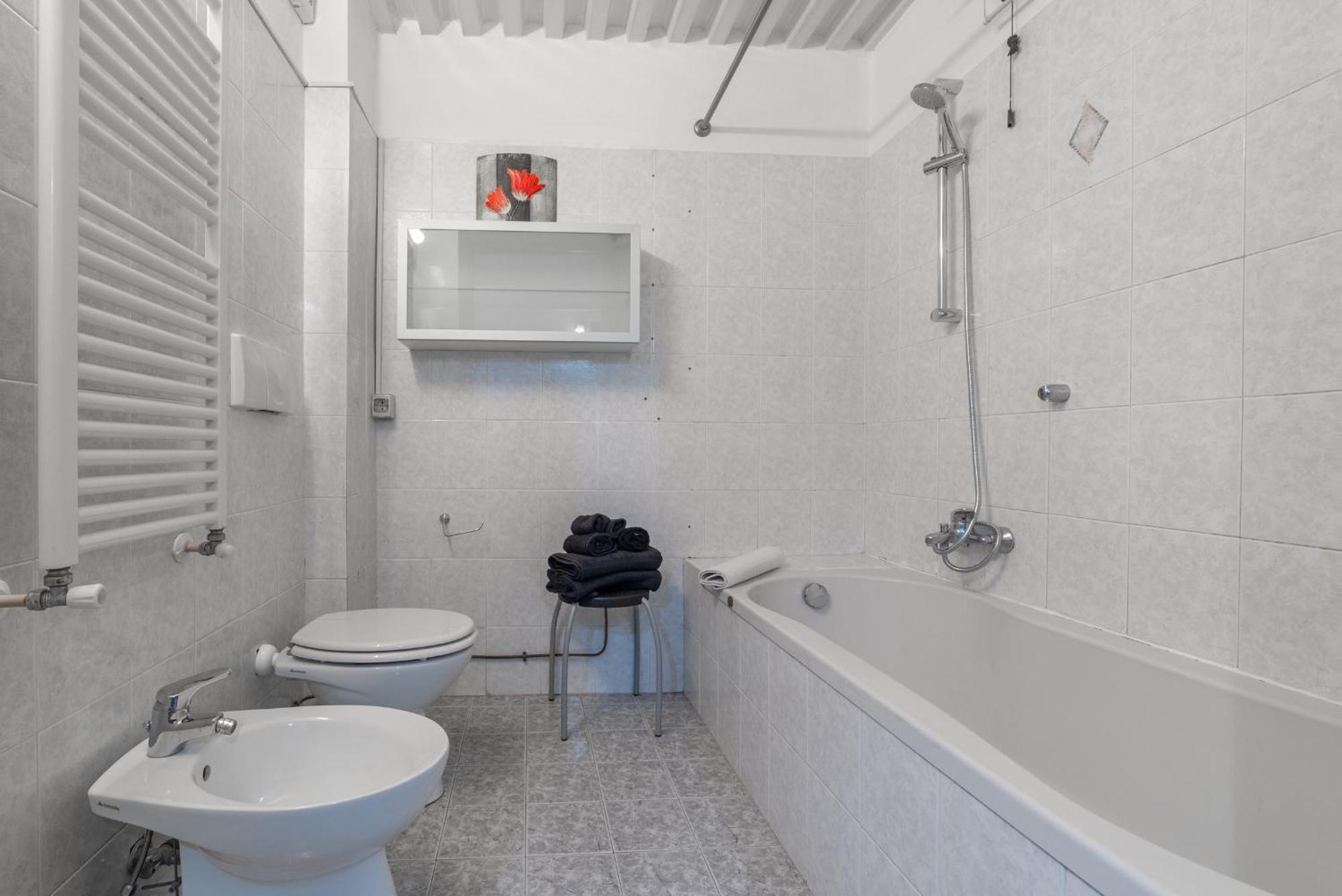 Throat House Apartment *