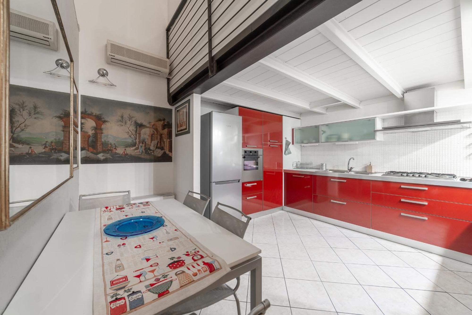 Throat House Apartment