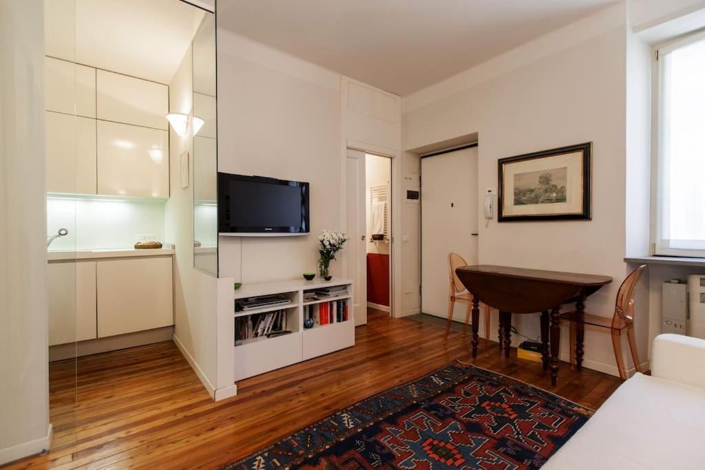 Apartment Charming In Porta Venezia Milan