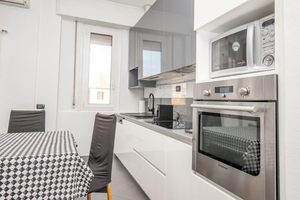Apartment Grazioso In Bicocca Con Ac E Wi-fi