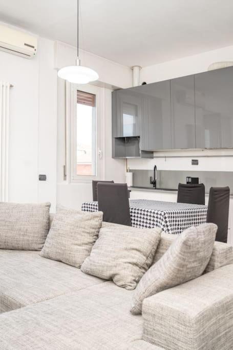 Apartment Grazioso In Bicocca Con Ac E Wi-fi *