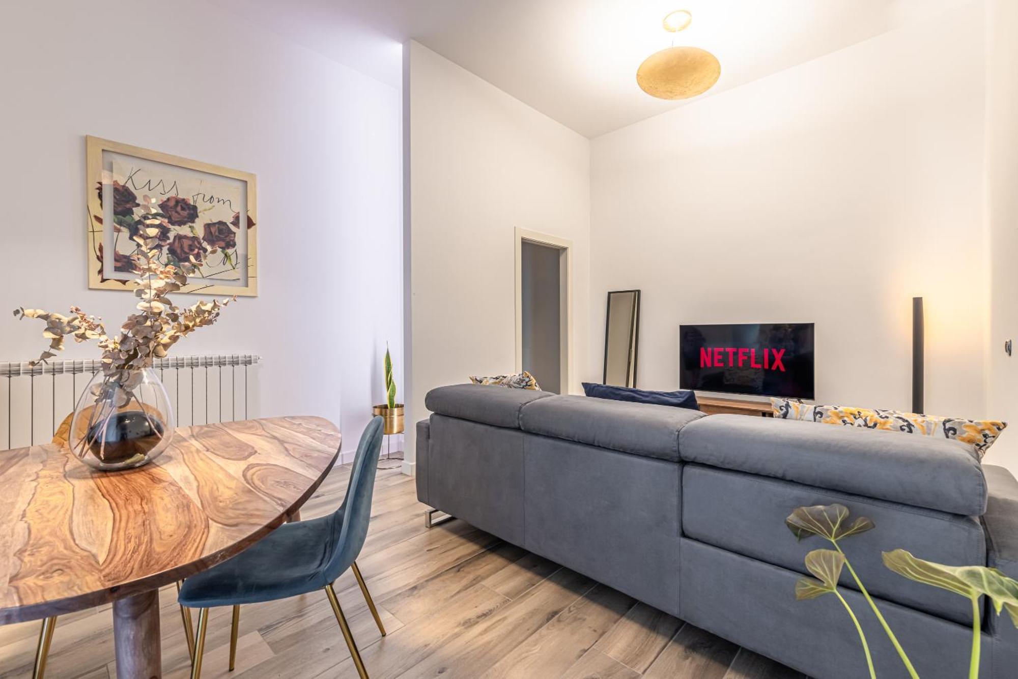 Luxury Apt In City Life Apartment *