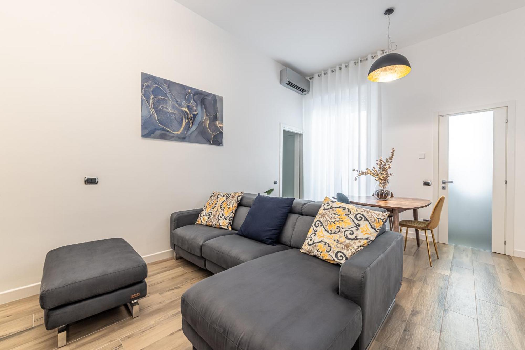 Luxury Apt In City Life *