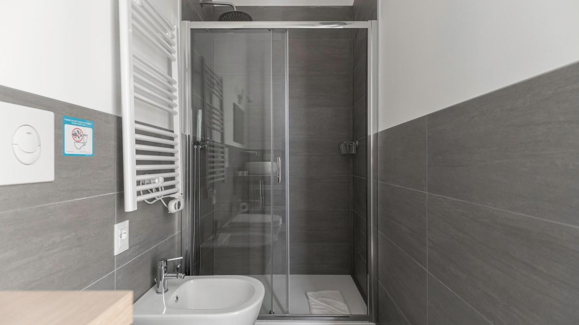 Italianway - Casella 35 * Milan