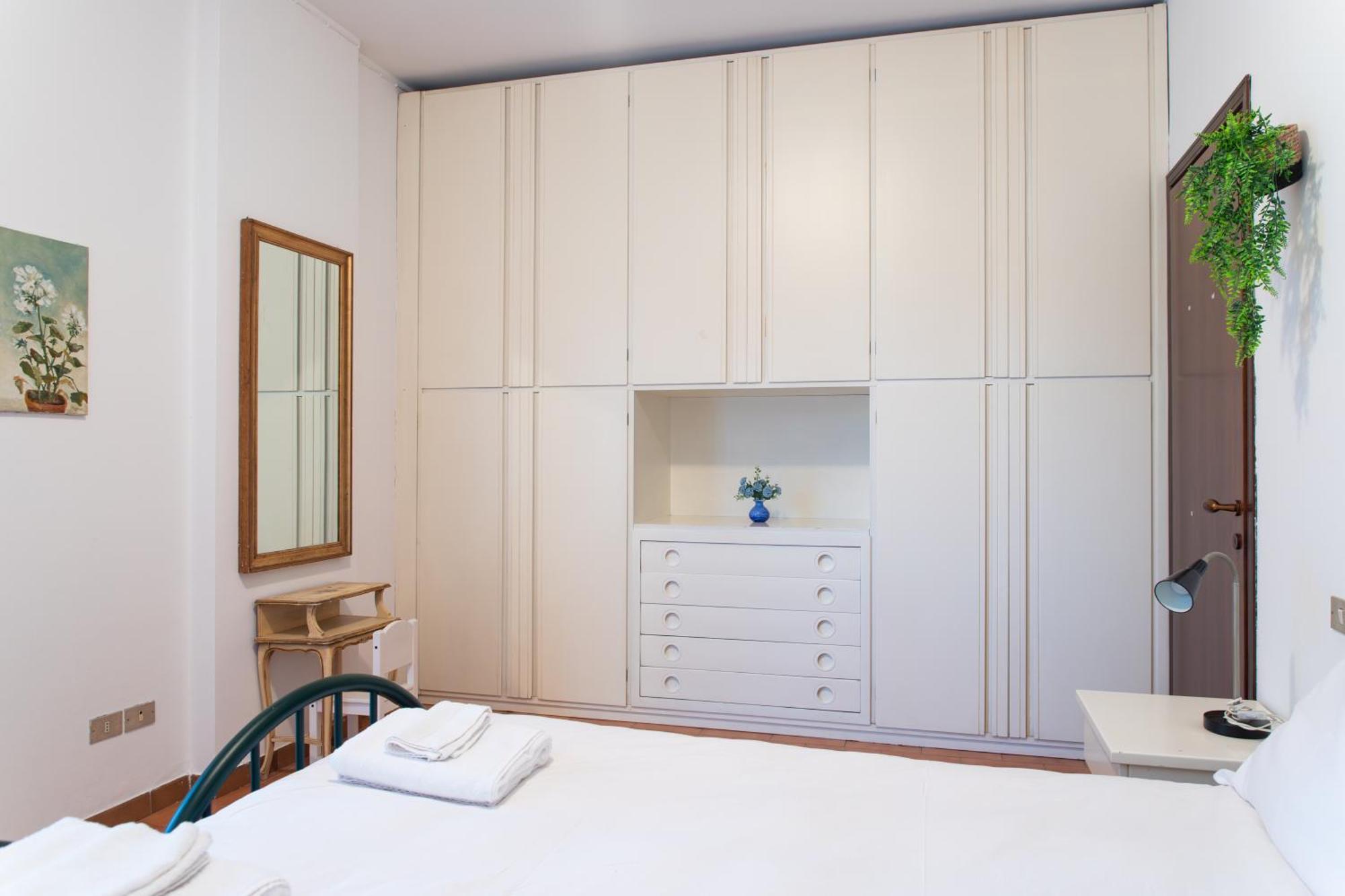 Apartamento Ampio Con Terrazzo, 3 E 2 Bagni A 2 Passi Dalla Metro *