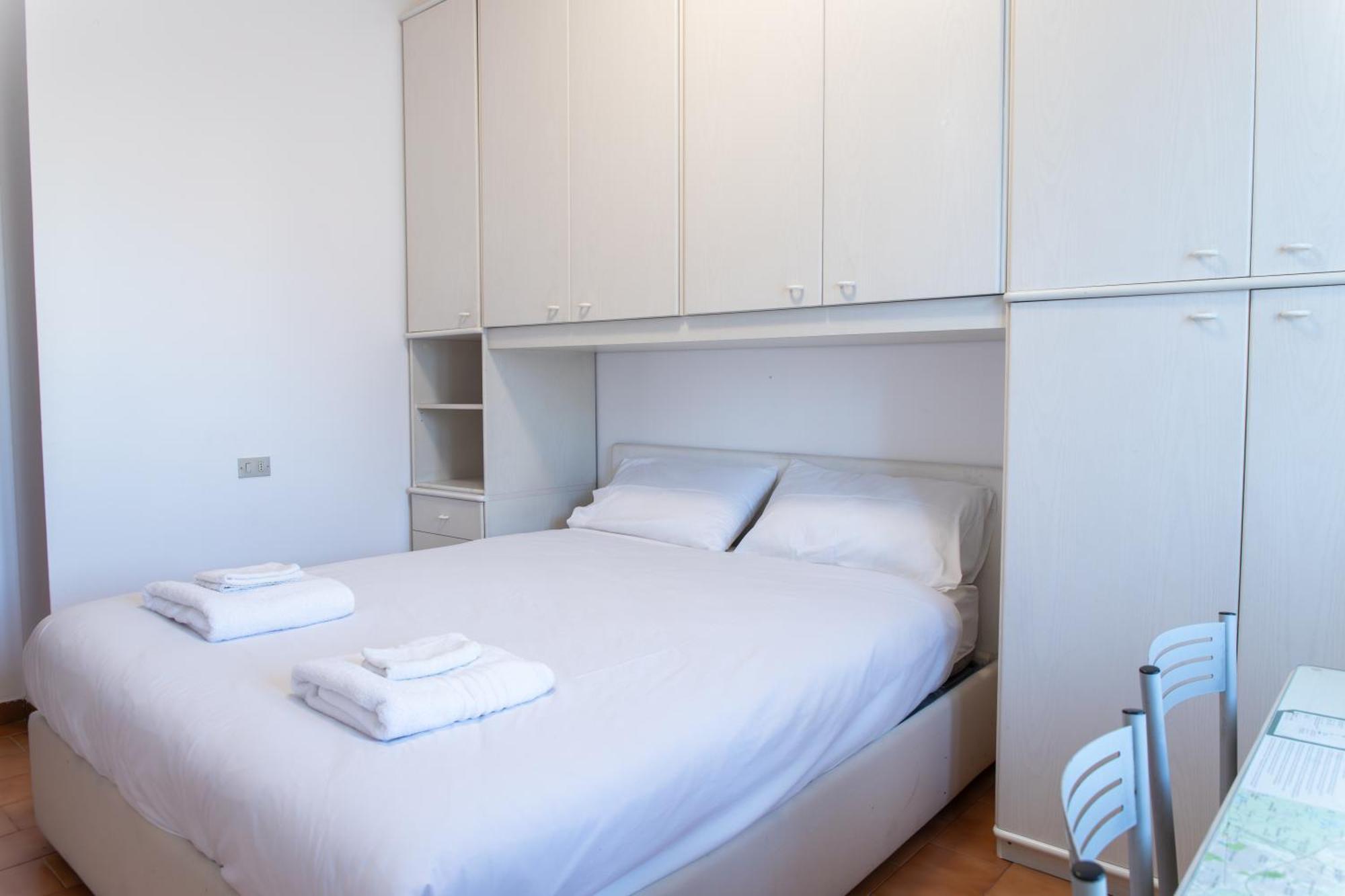 Apartamento Ampio Con Terrazzo, 3 E 2 Bagni A 2 Passi Dalla Metro *
