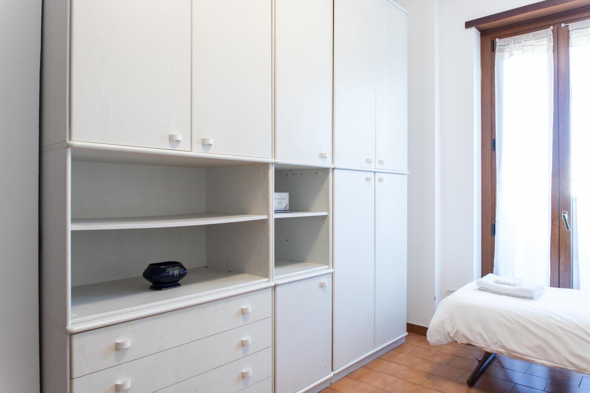 Apartamento Ampio Con Terrazzo, 3 E 2 Bagni A 2 Passi Dalla Metro