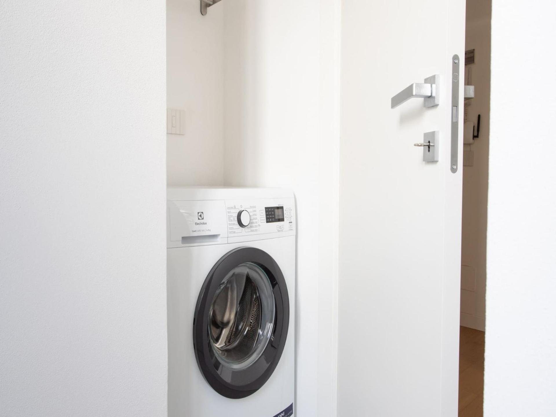 The Rent - Two-bedroom In Navigli Area *