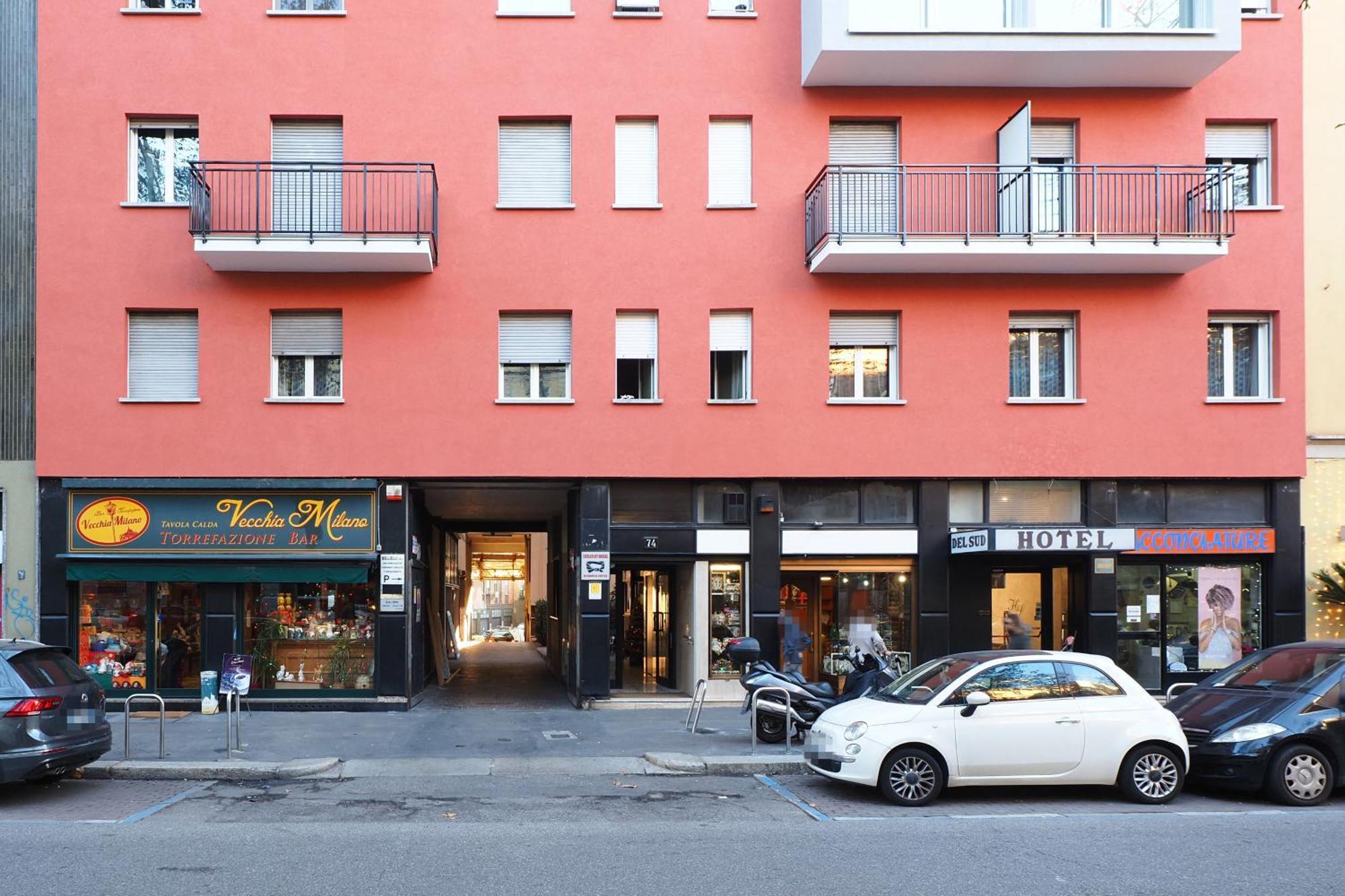 Mila Lux Lodi Milan