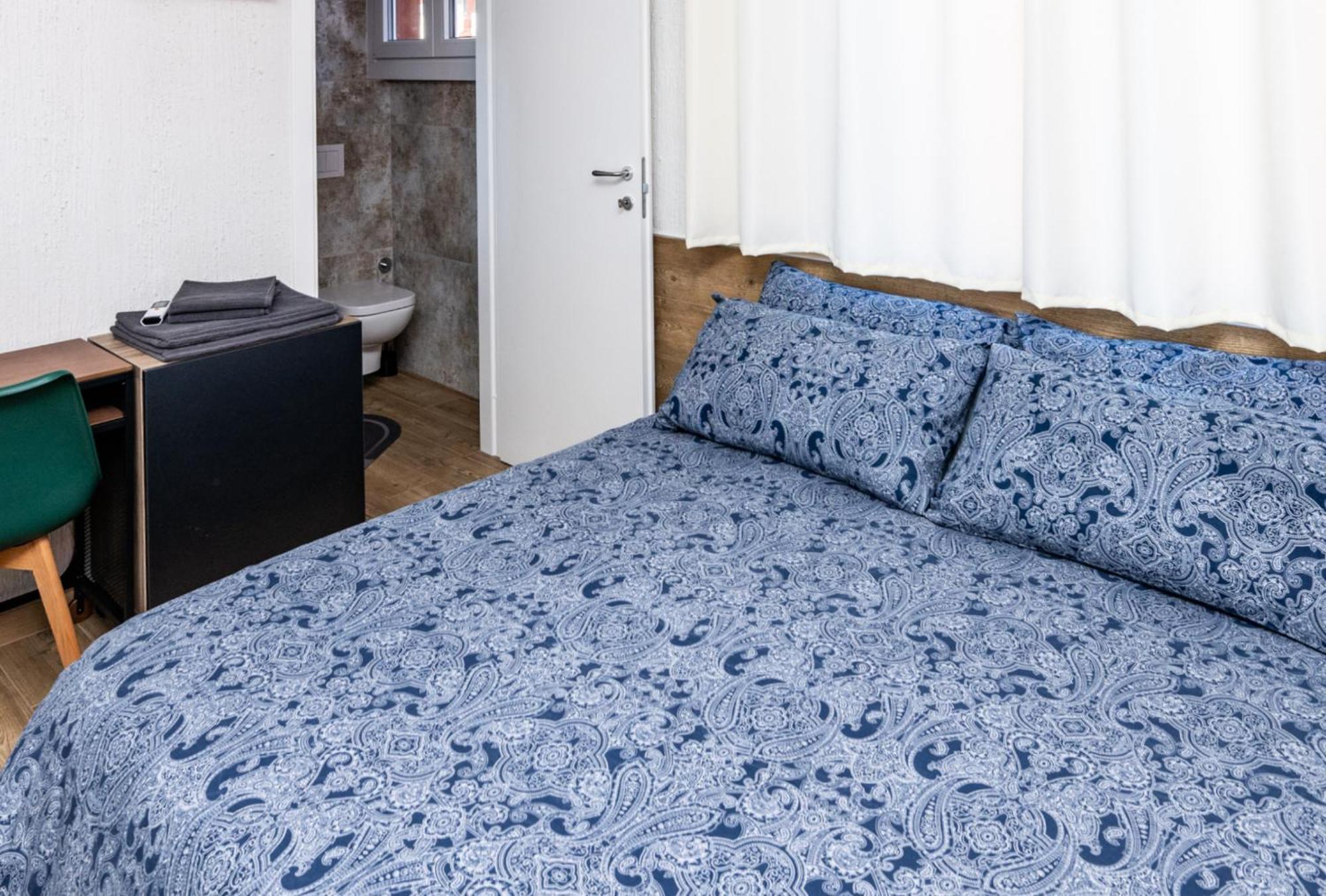 Bed & Breakfast Camera Doppia-Tripla Con Bagno 07 *