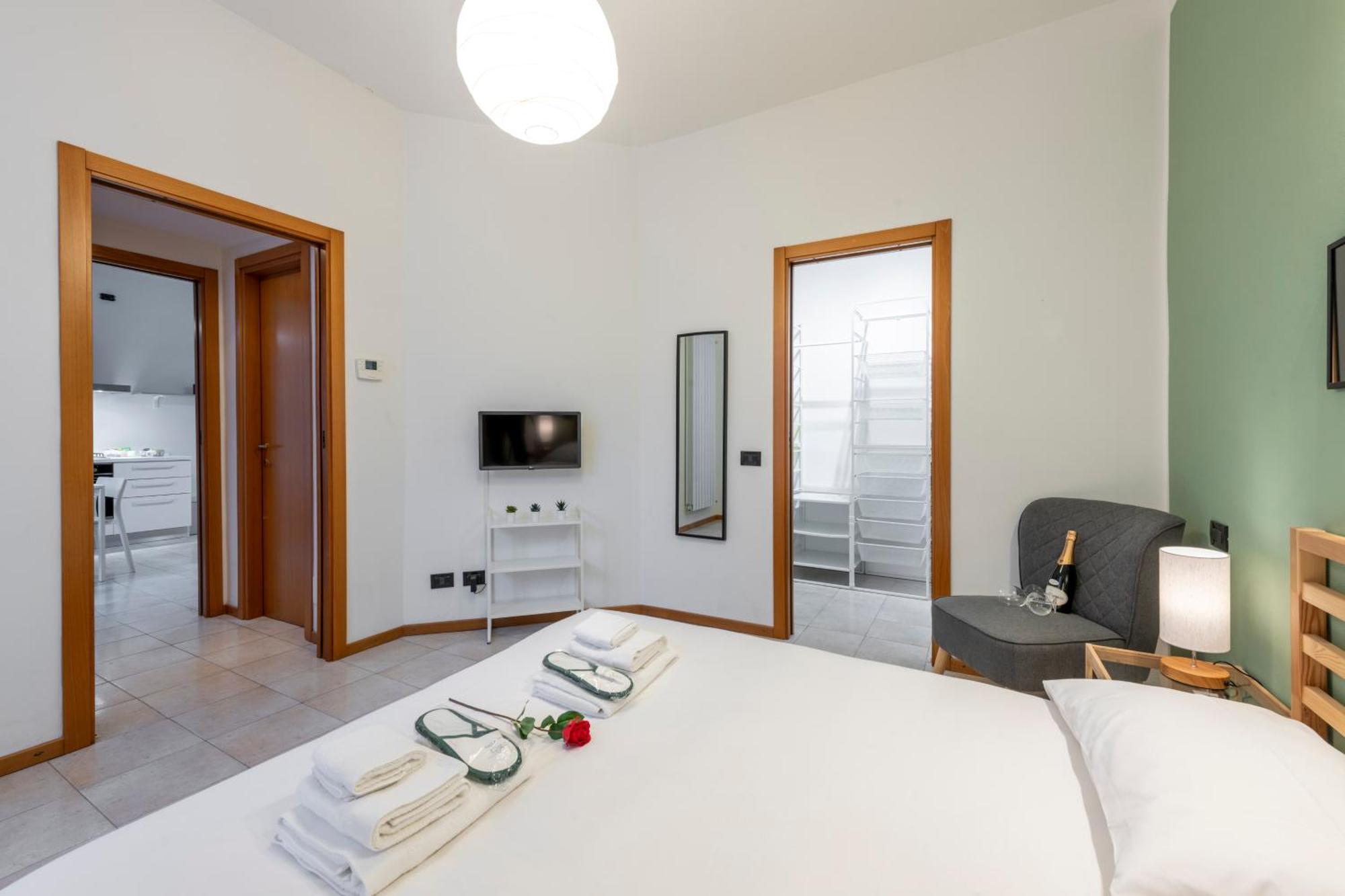Vigevano, 15 - Navigli - L'altra Darsena * Milan