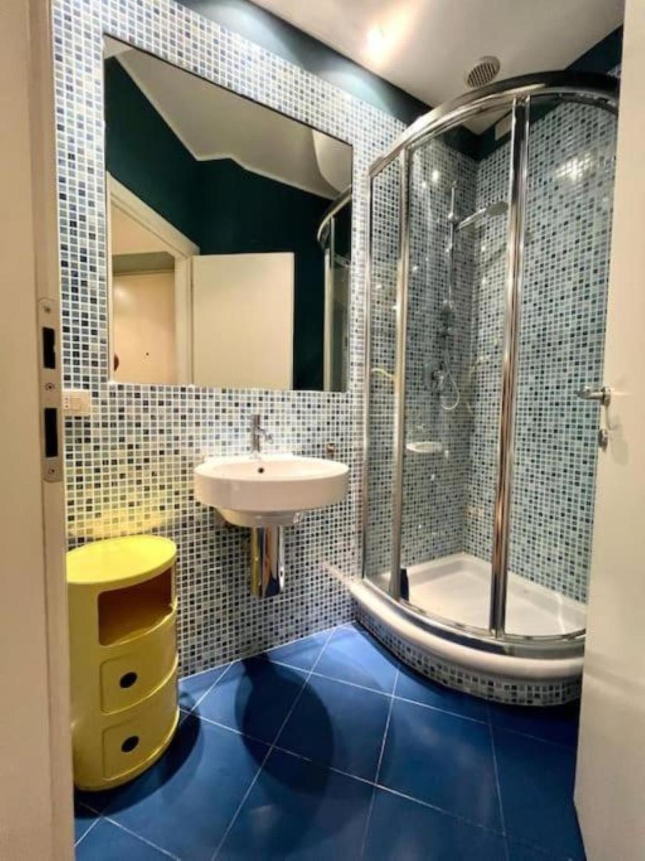 Maison Bleue- Romantic Flat,apt Near M1 -duomo 2 Fermate -centro * Milan