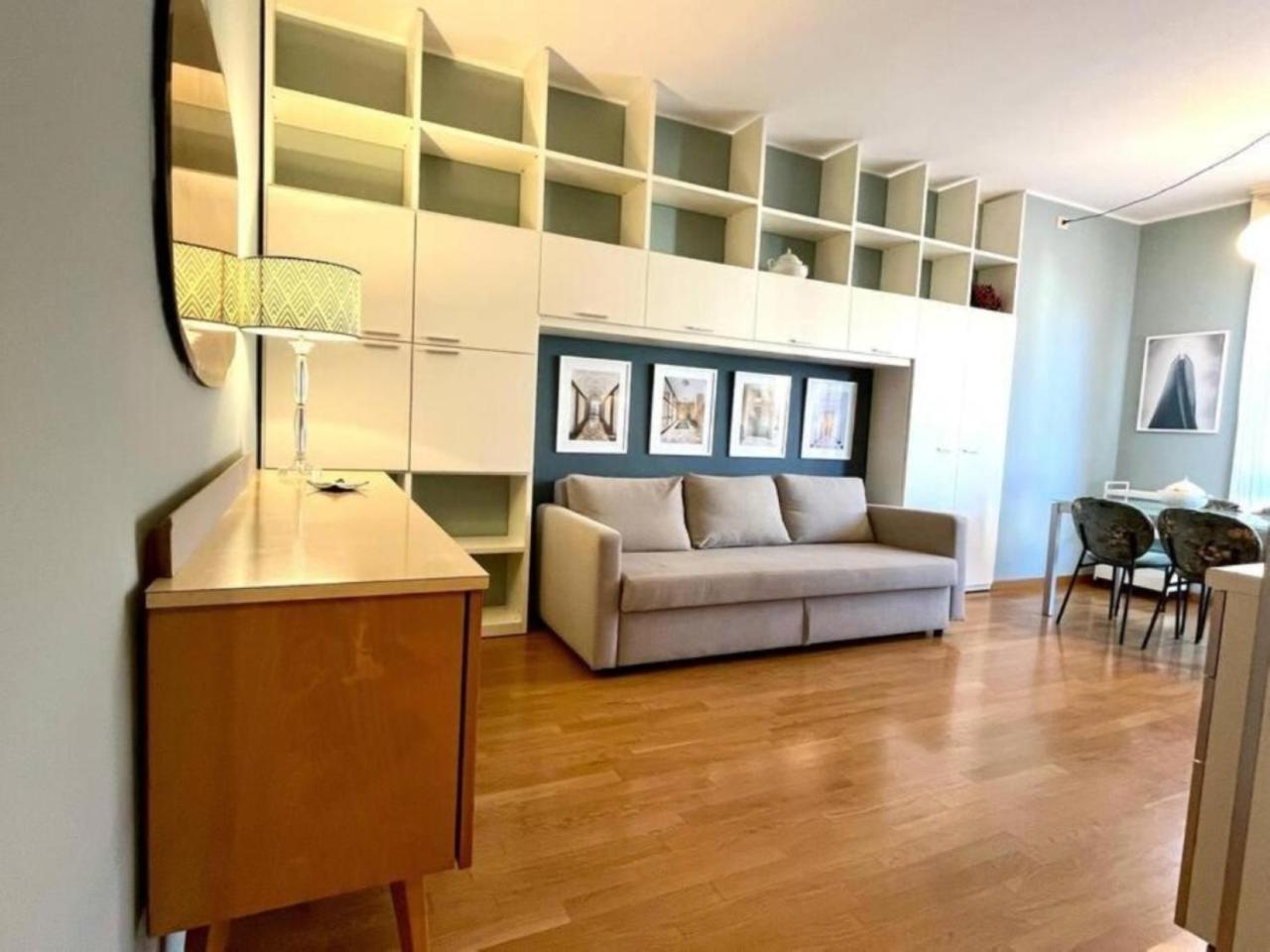 Maison Bleue- Romantic Flat,apt Near M1 -duomo 2 Fermate -centro * Milan
