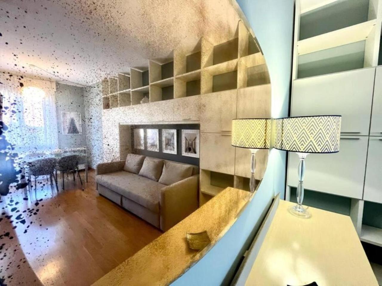Apartment Maison Bleue- Romantic Flat,apt Near M1 -duomo 2 Fermate -centro Milan
