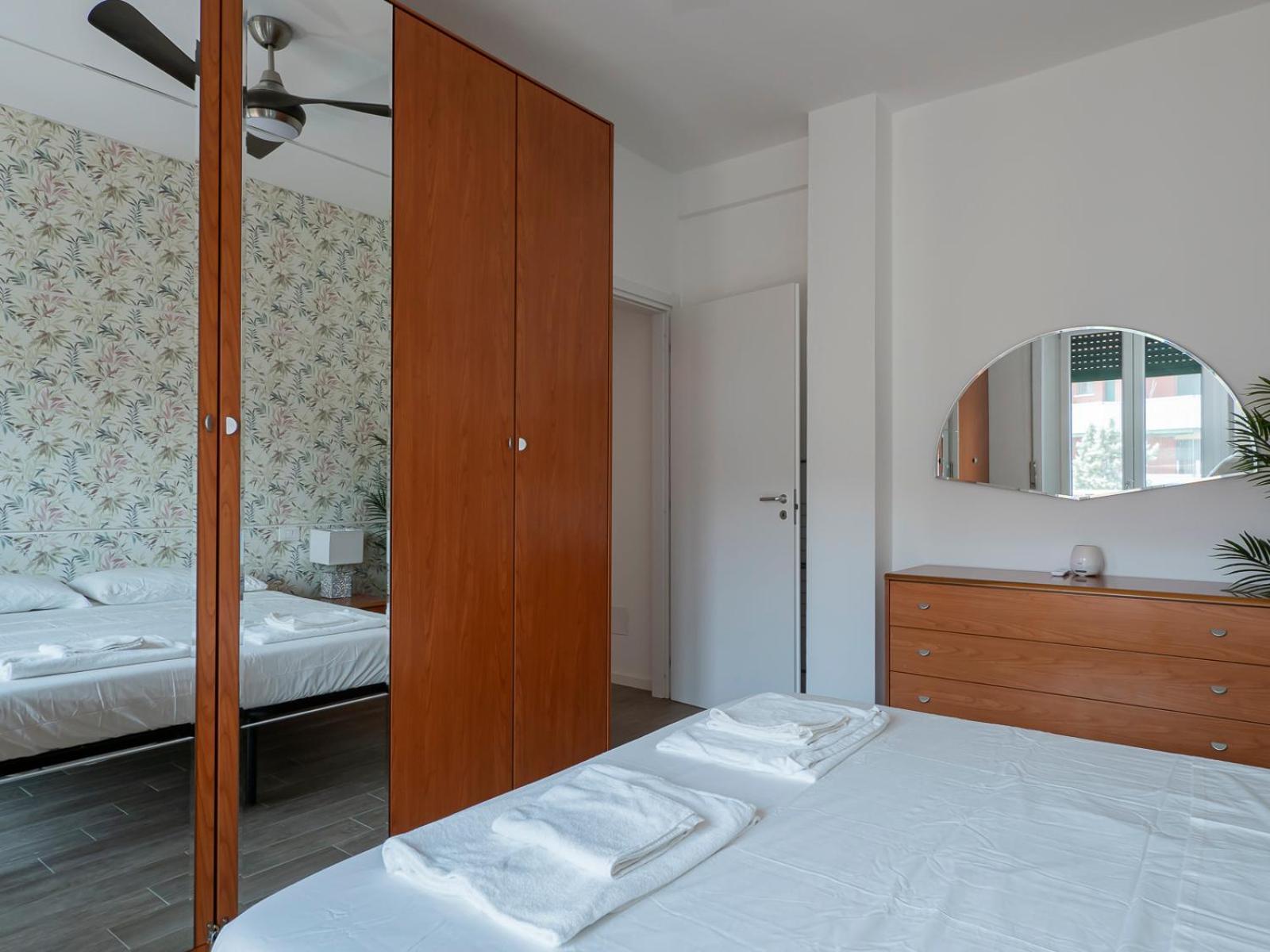 Raffinato Ed Elegante Bilocale - Lorenteggio Metropolitana M4 Apartment Milan