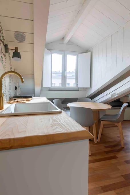 Apartment La Tana Del Bianconiglio - Rabbit Hole Milan
