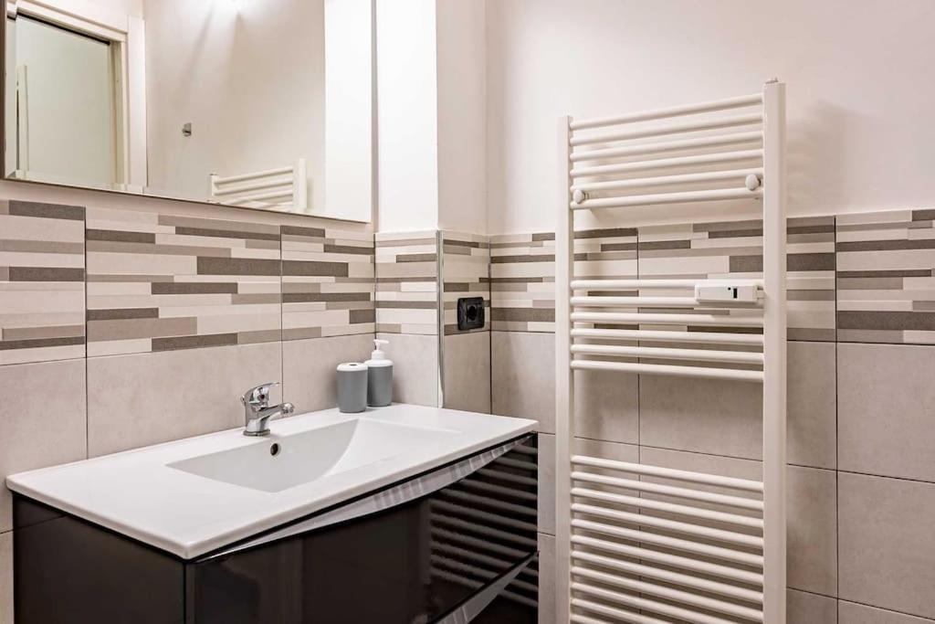Guest Planet - Modern Flat M2 * Milan