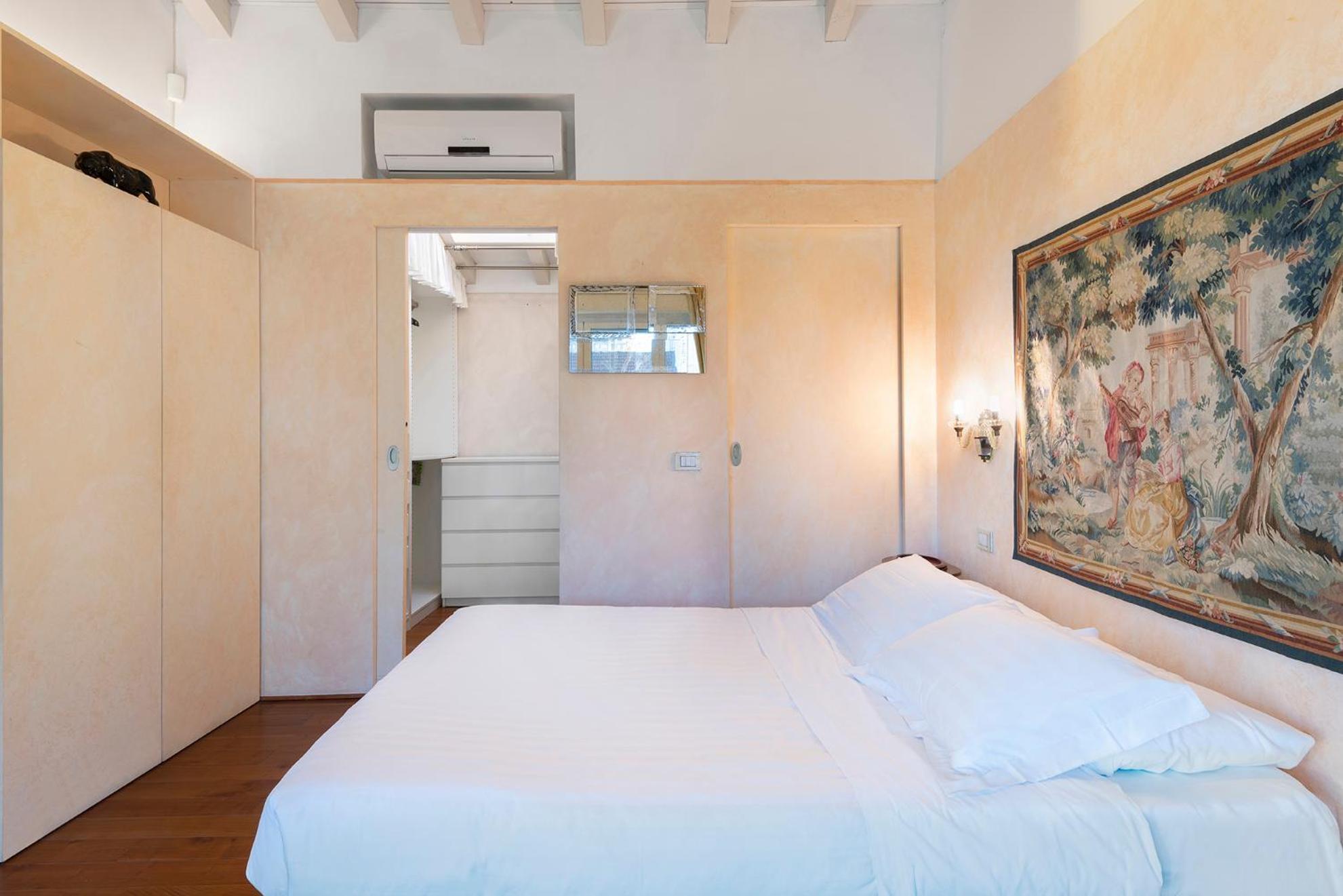 Fifty Eight Sforza Apartment *